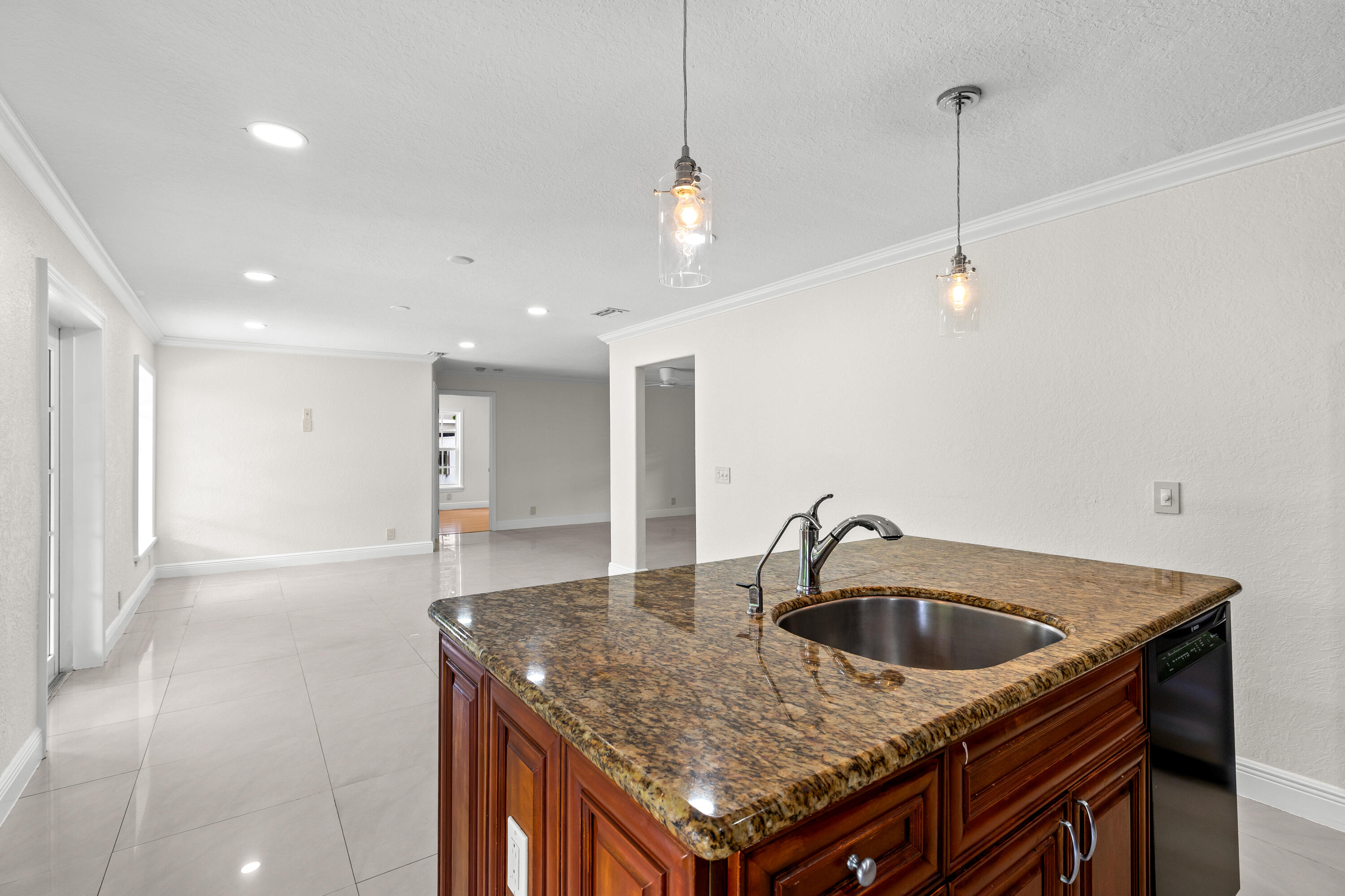 4610 Pinetree Drive Property Photo 12