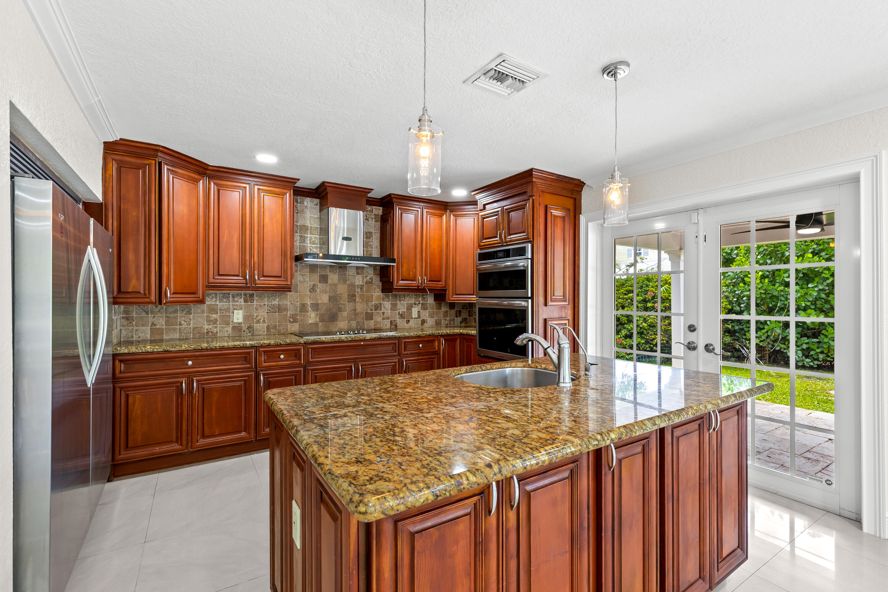 4610 Pinetree Drive Property Photo 14