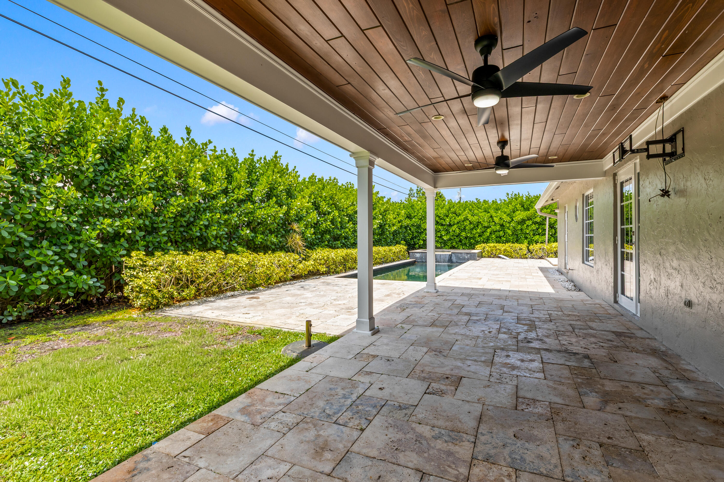 4610 Pinetree Drive Property Photo 31