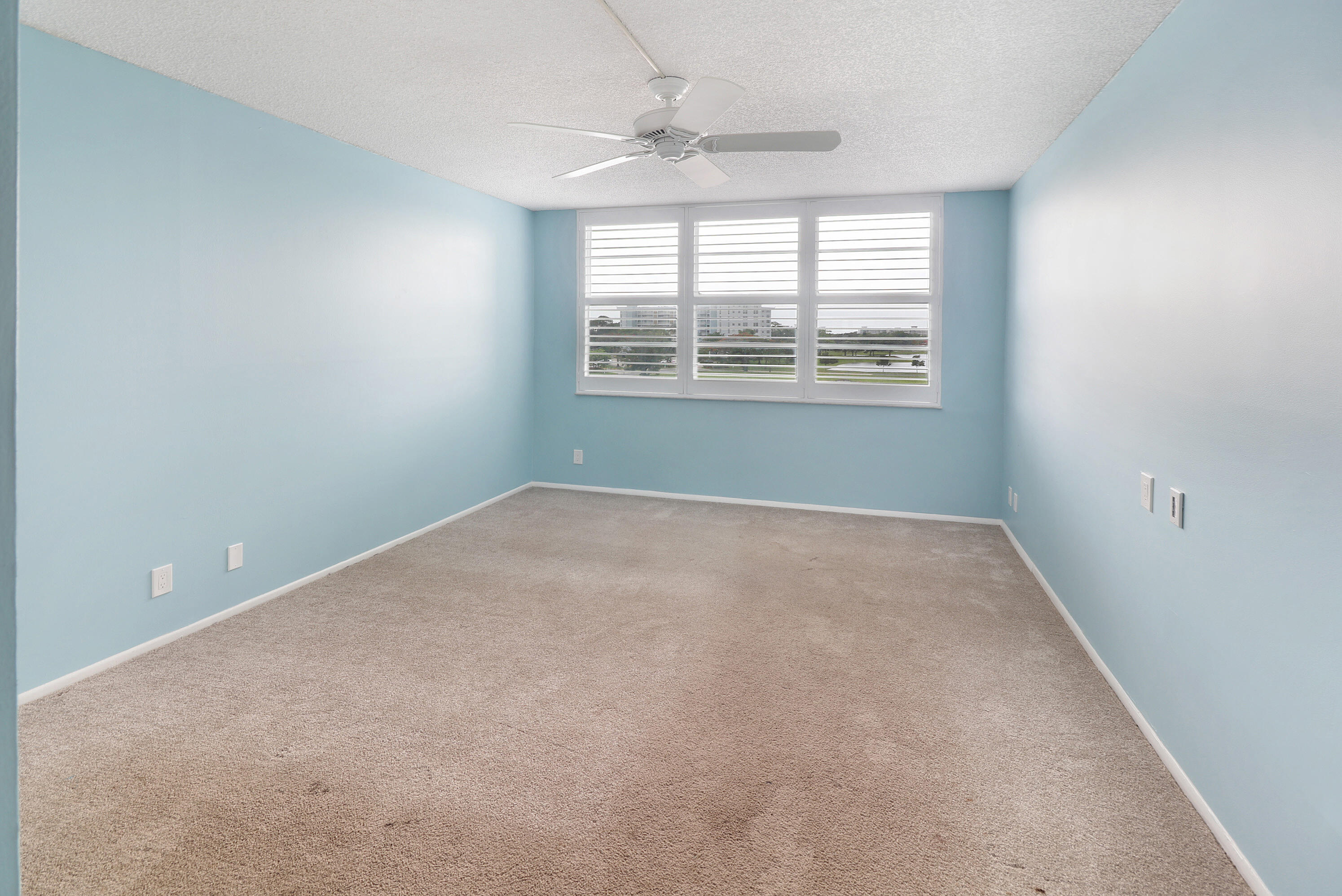3095 N Course Drive 409 Property Photo 21