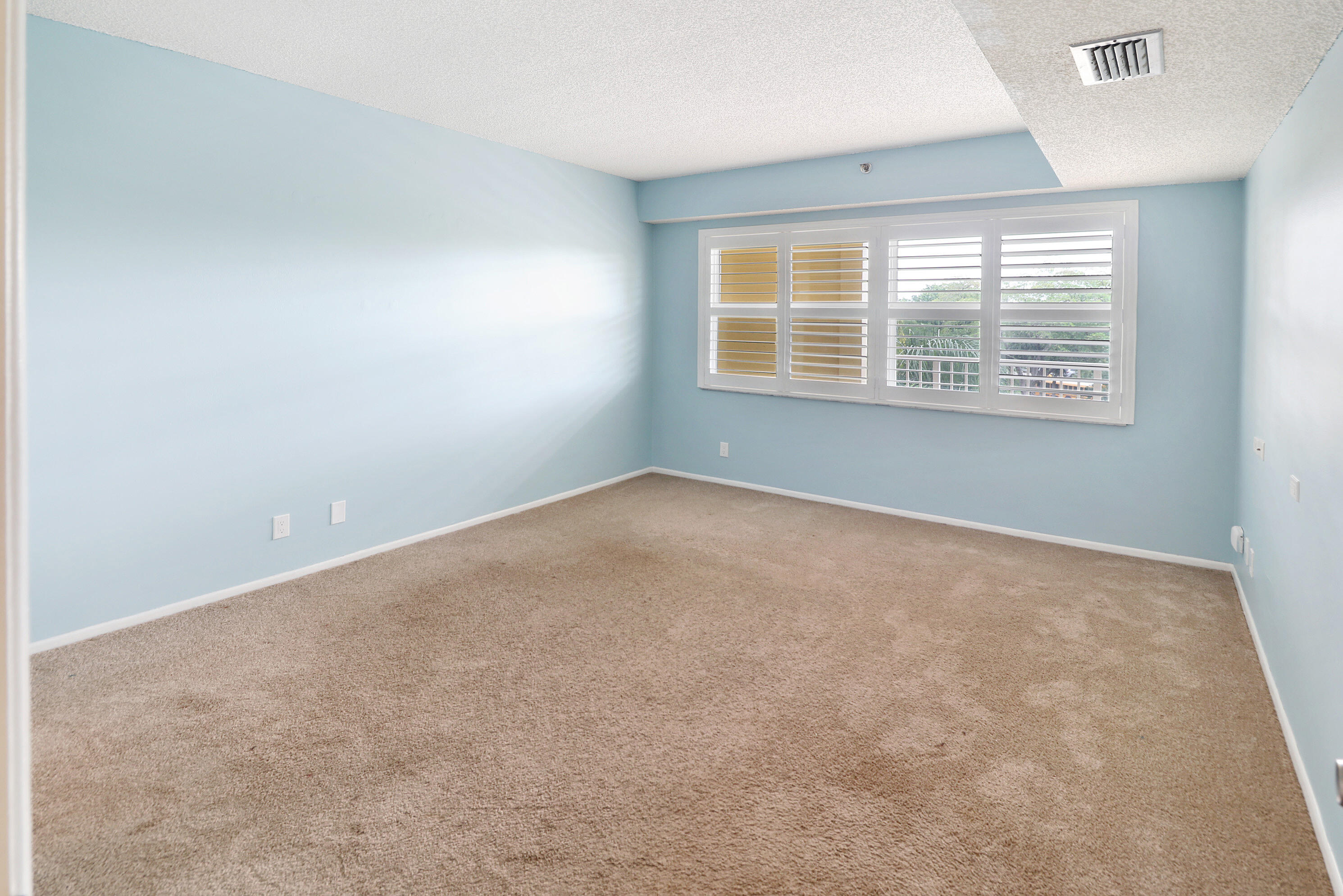 3095 N Course Drive 409 Property Photo 28