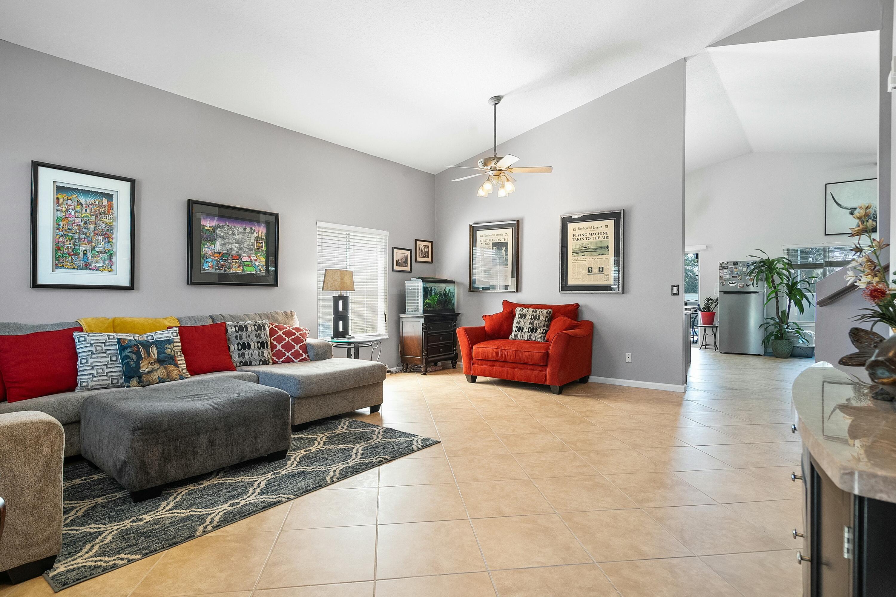 2480 Se Springtree Place Property Photo 4