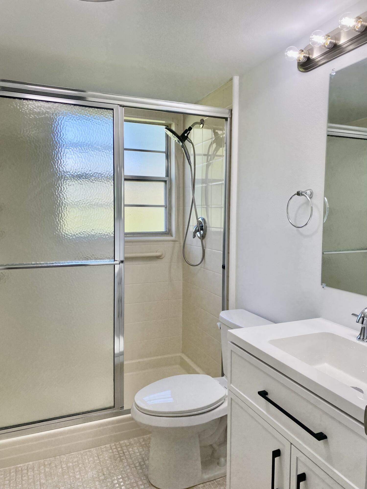 256 Mansfield G Property Photo 23