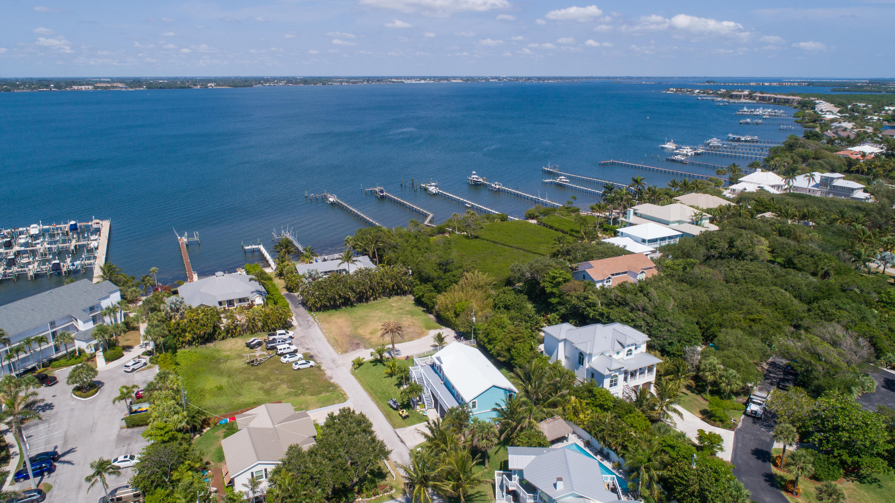 5157 Ne Shore Village Terrace Property Photo 15
