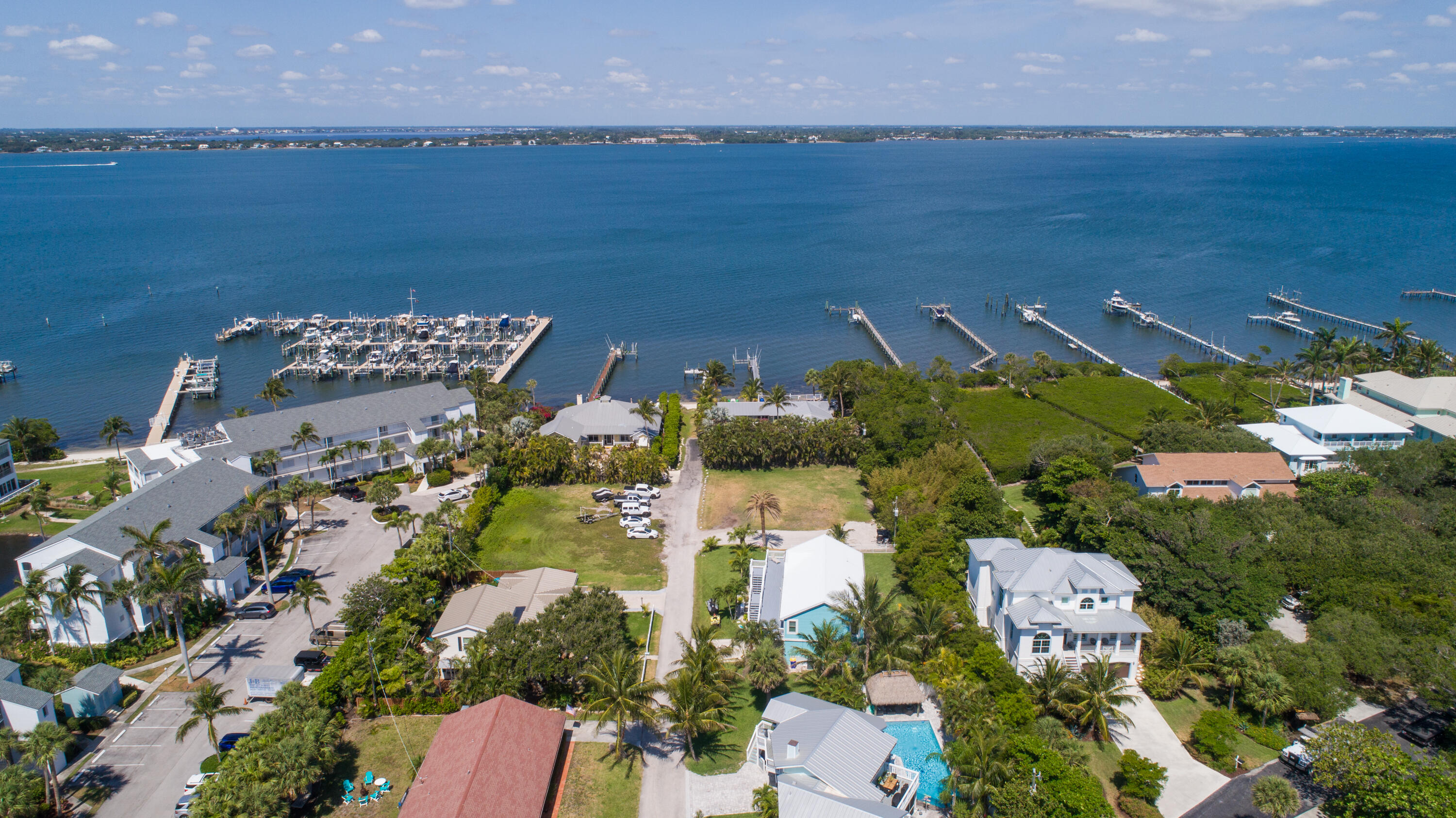 5157 Ne Shore Village Terrace Property Photo 16