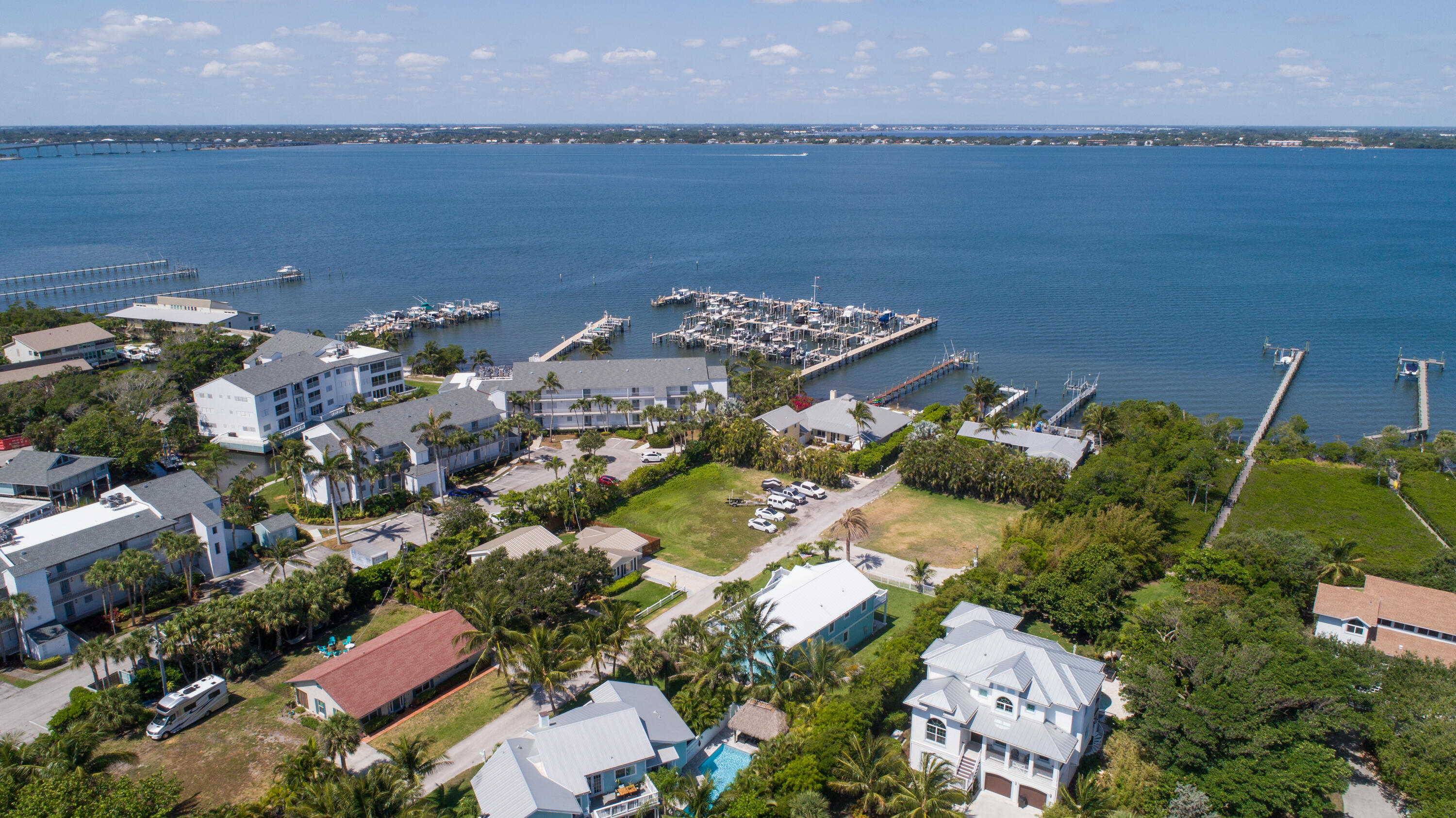 5157 Ne Shore Village Terrace Property Photo 17