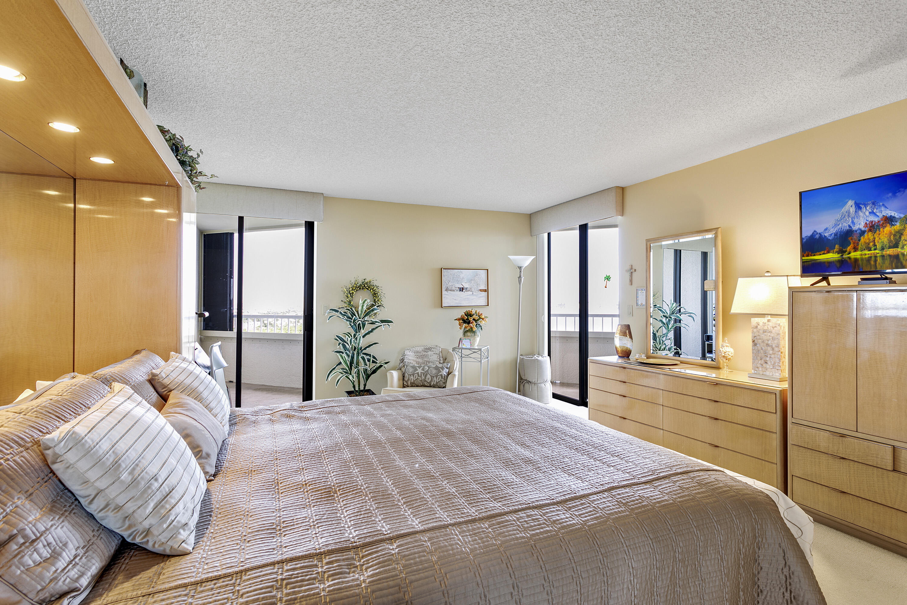 5070 N Ocean Drive 10c Property Photo 40