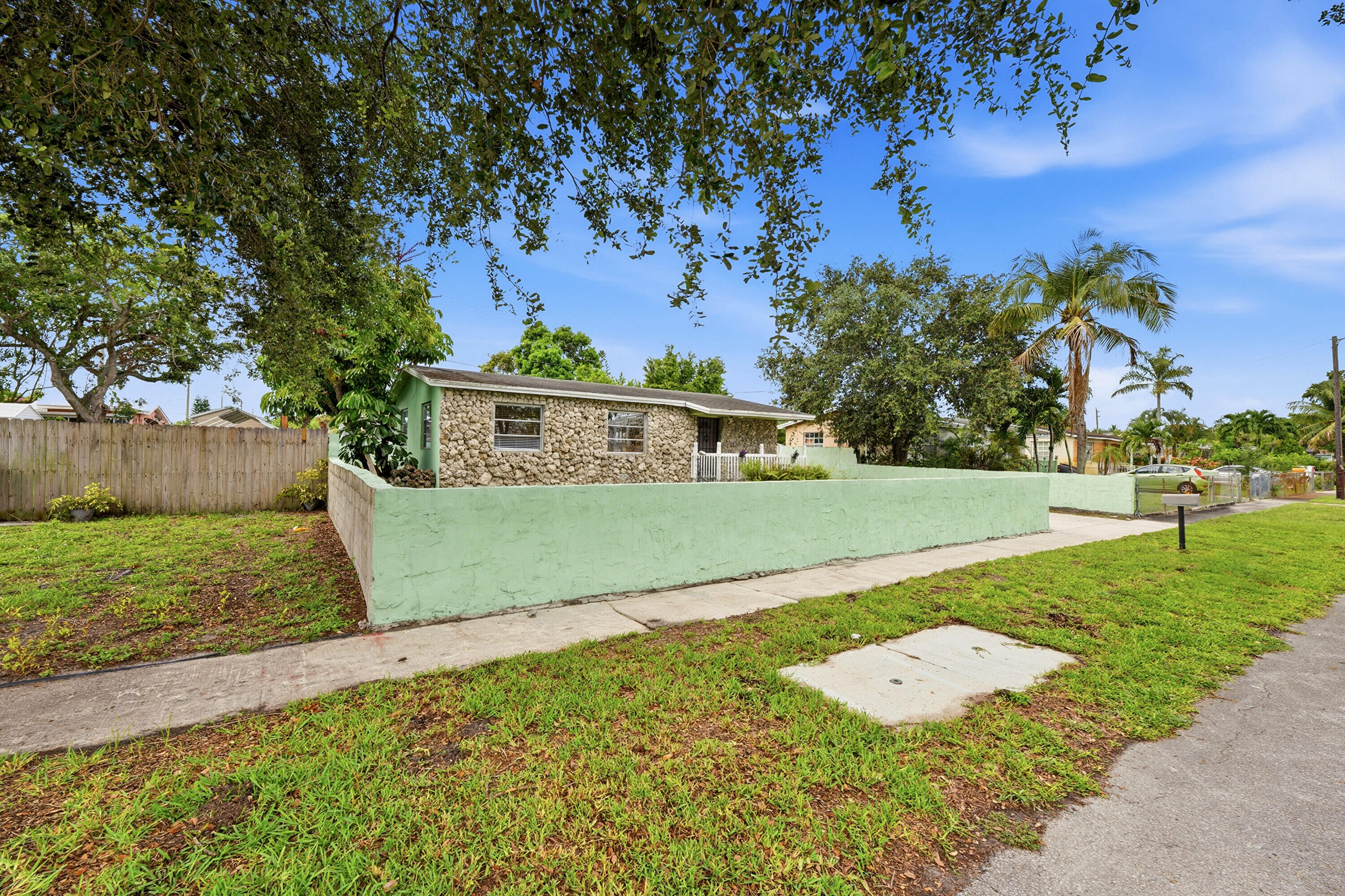 6404 Oak Street Property Photo 1