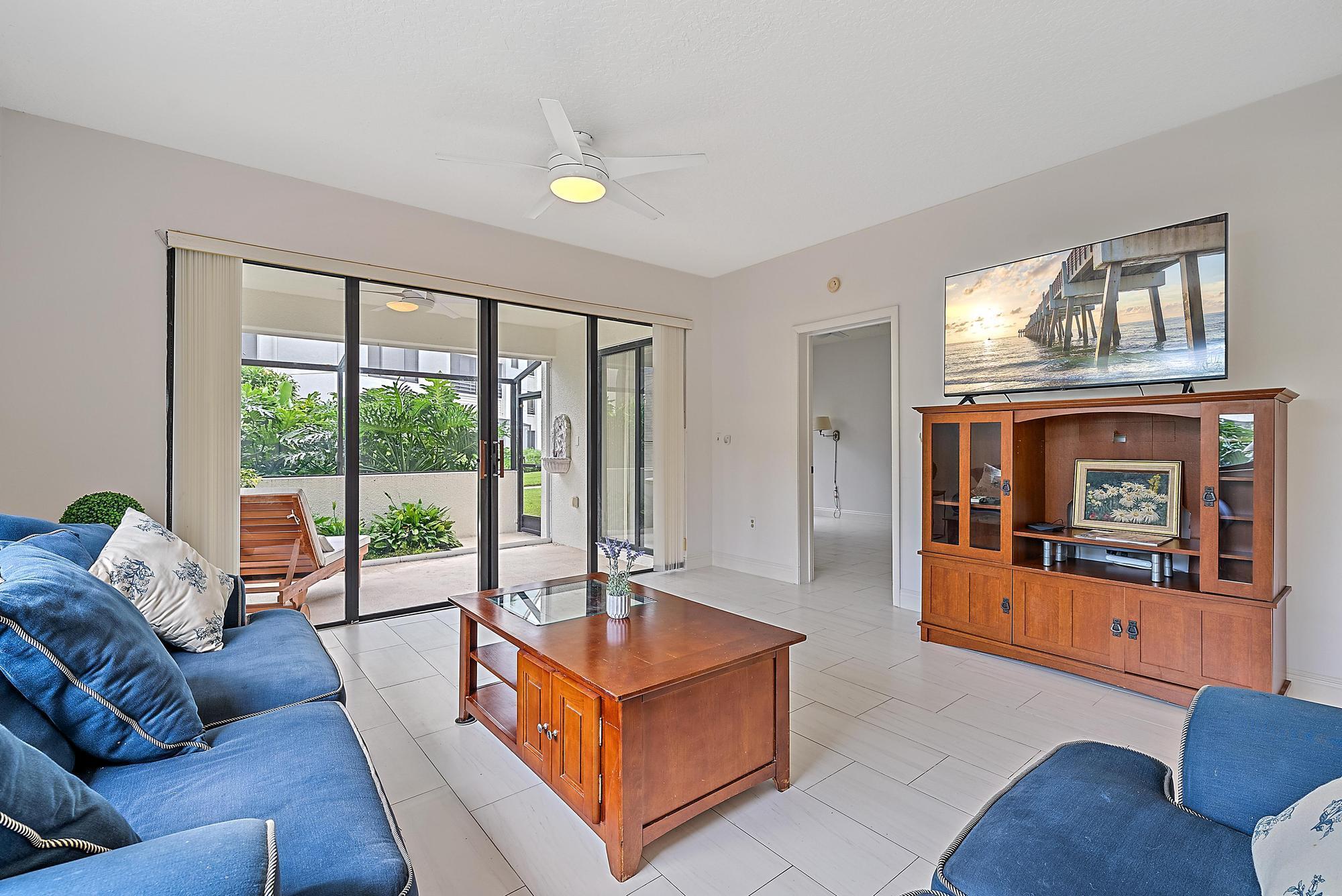 811 Oak Harbour Drive Property Photo 9