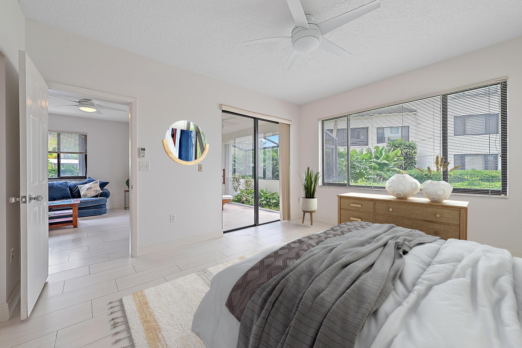 811 Oak Harbour Drive Property Photo 13