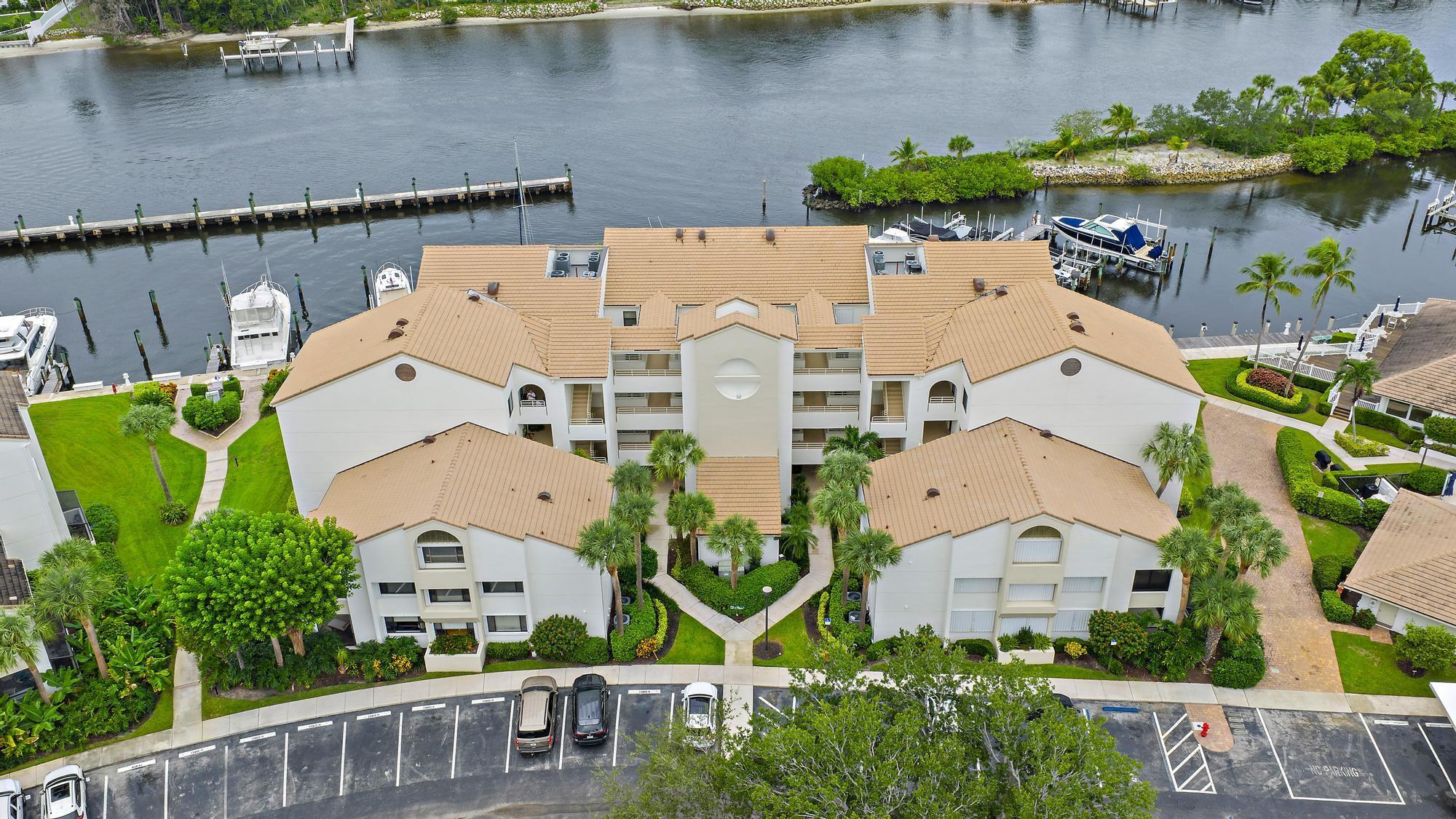 811 Oak Harbour Drive Property Photo 31
