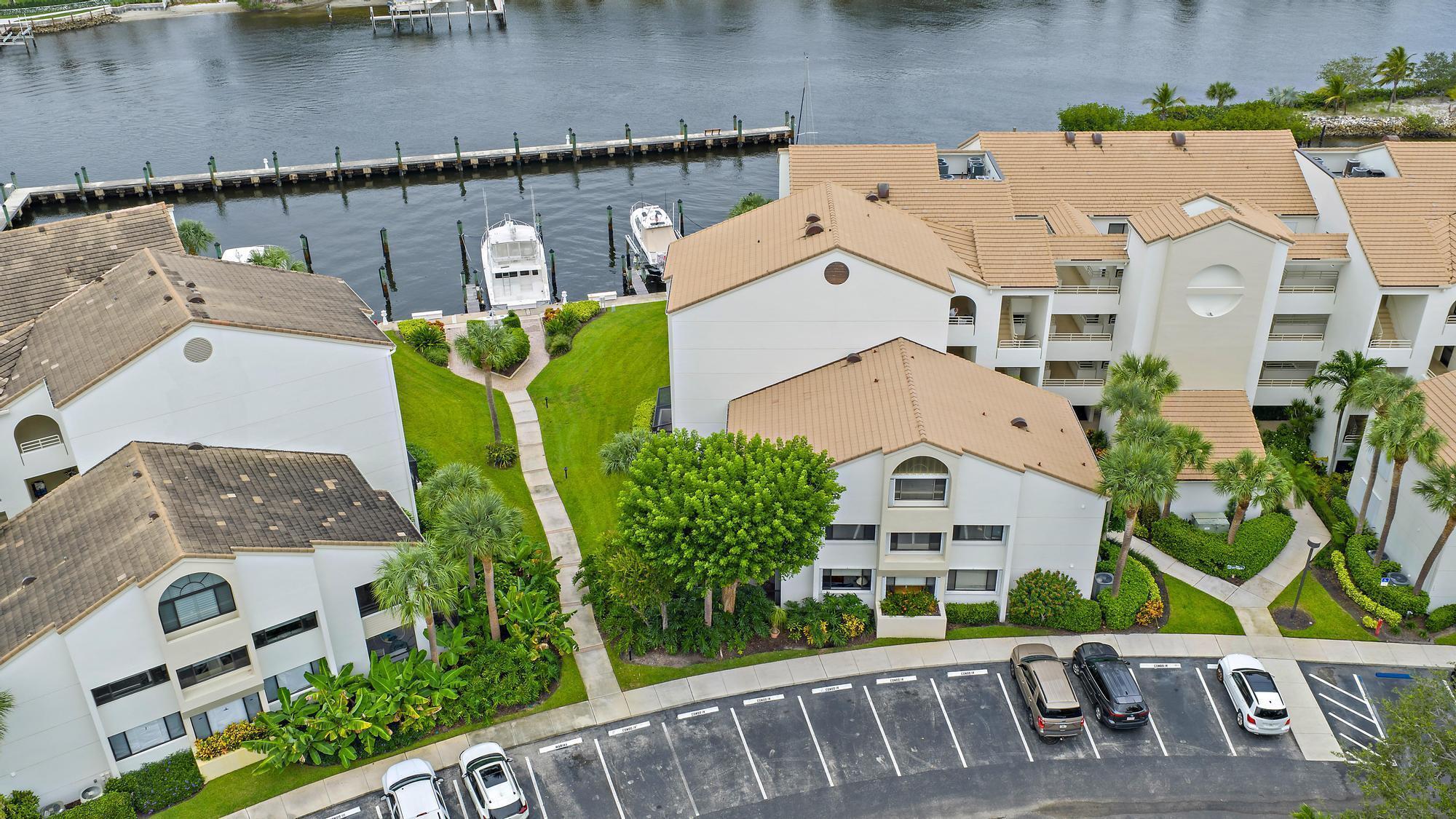 811 Oak Harbour Drive Property Photo 32