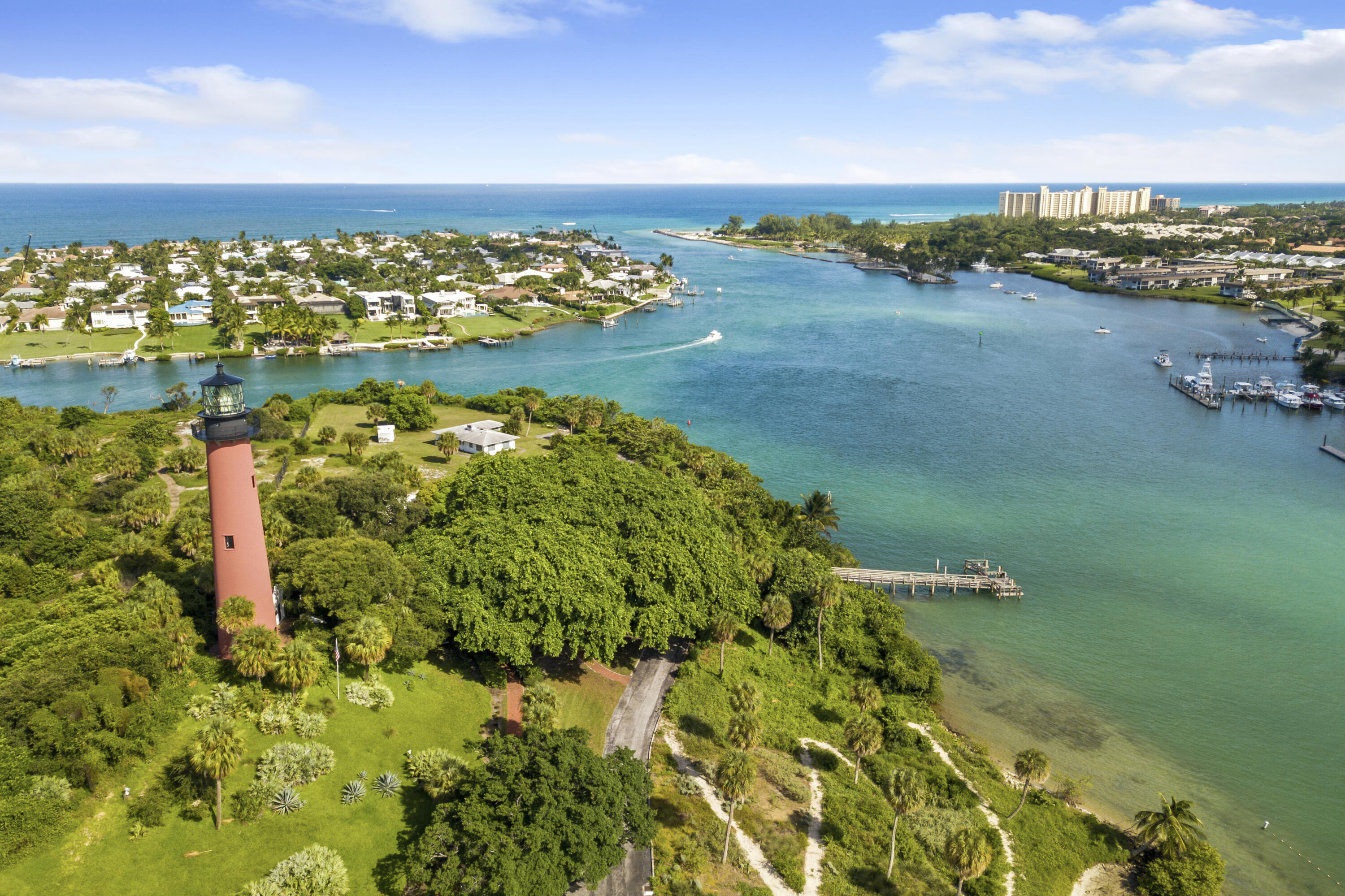 811 Oak Harbour Drive Property Photo 48