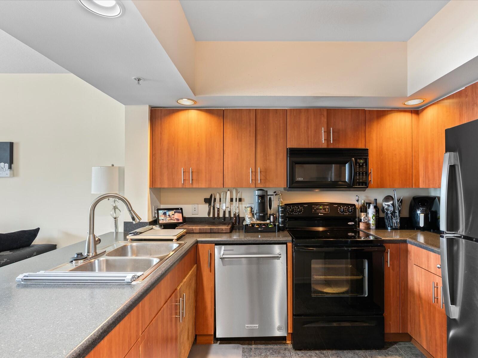 100 N Federal Highway 736 Property Photo 3