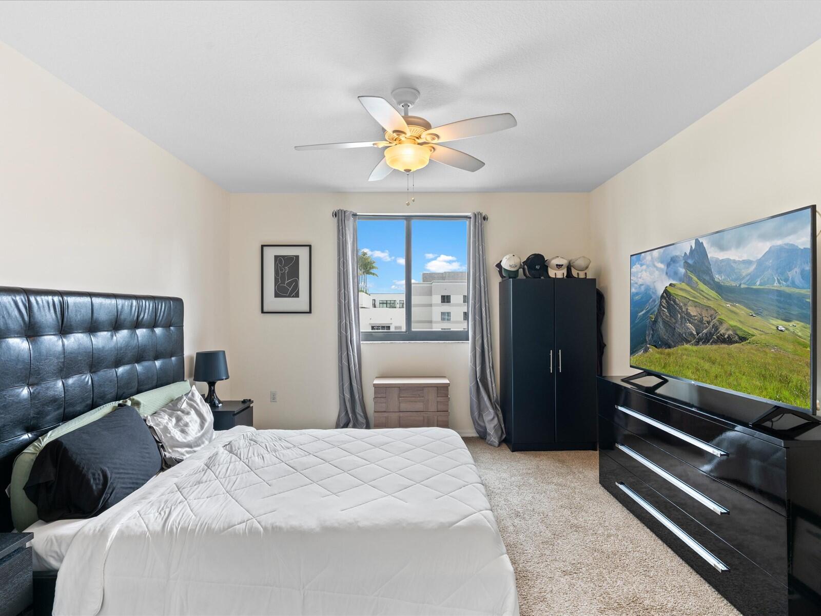 100 N Federal Highway 736 Property Photo 4