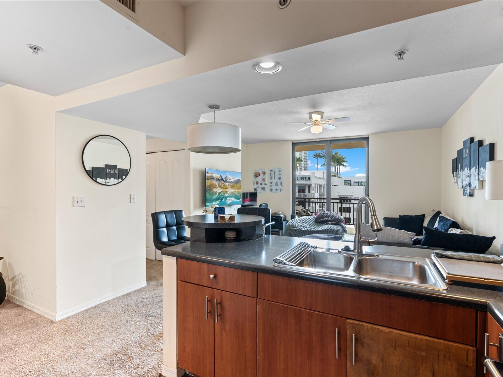 100 N Federal Highway 736 Property Photo 10