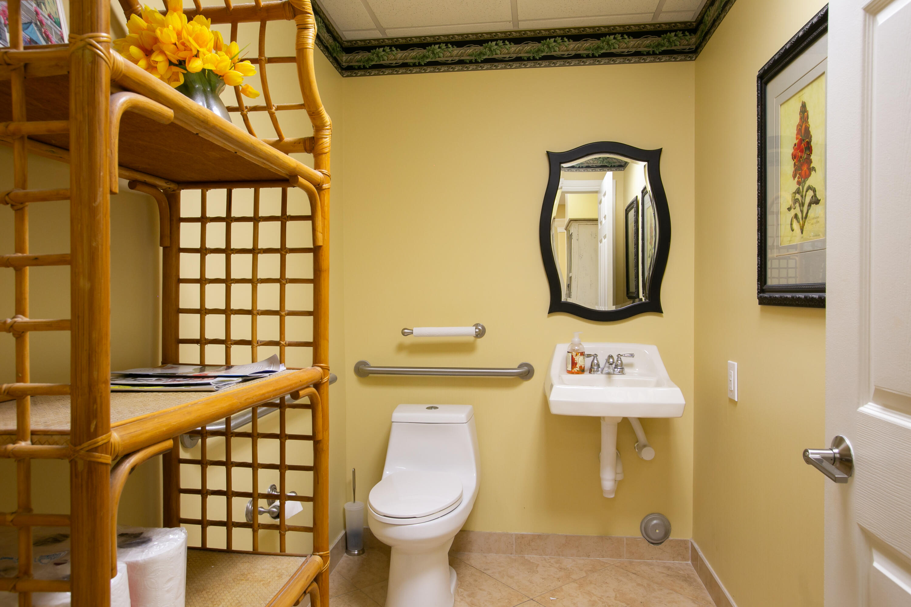 5491 N University Drive 103 Property Photo 12