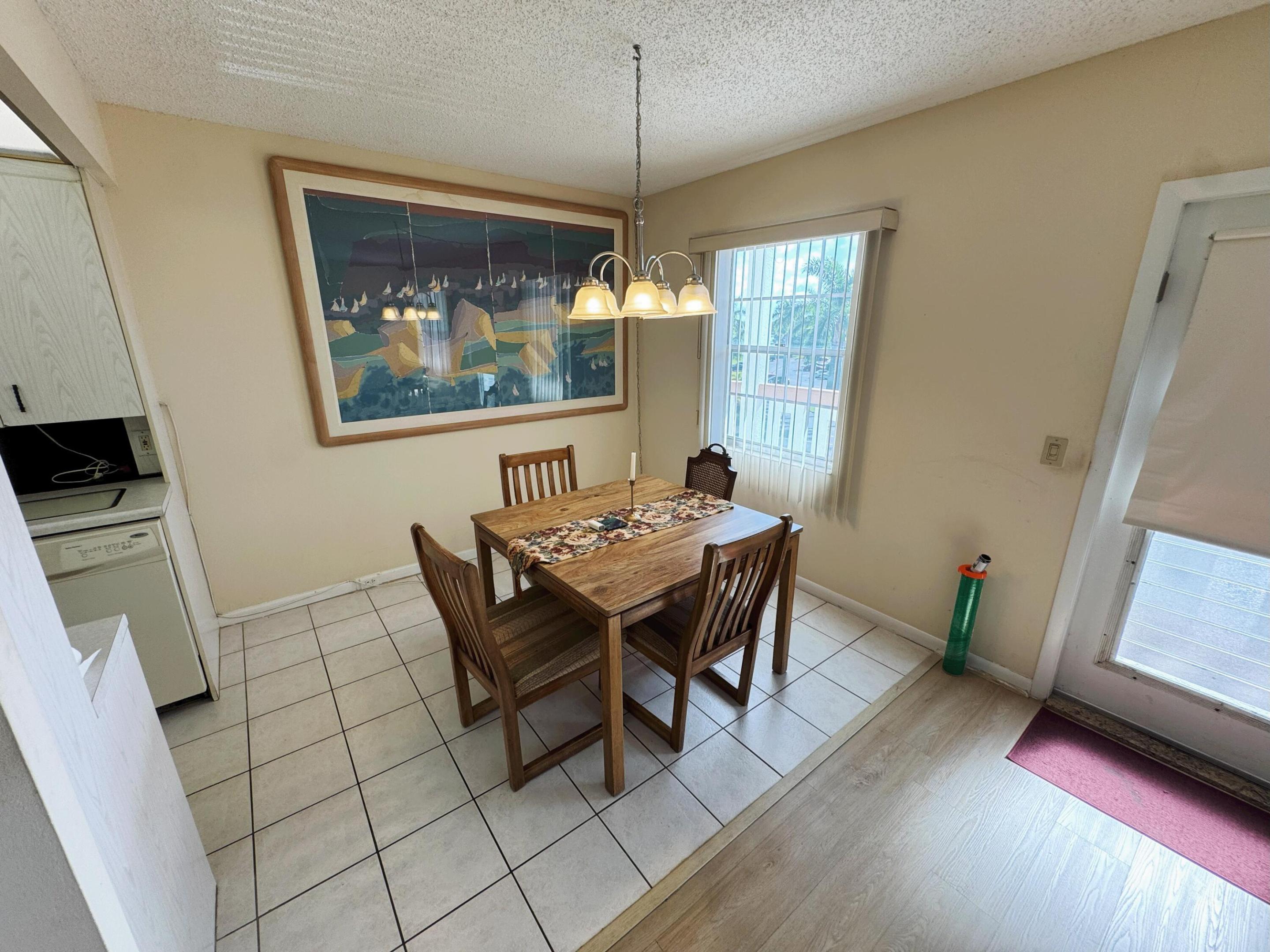 4075 Cornwall D Property Photo 5