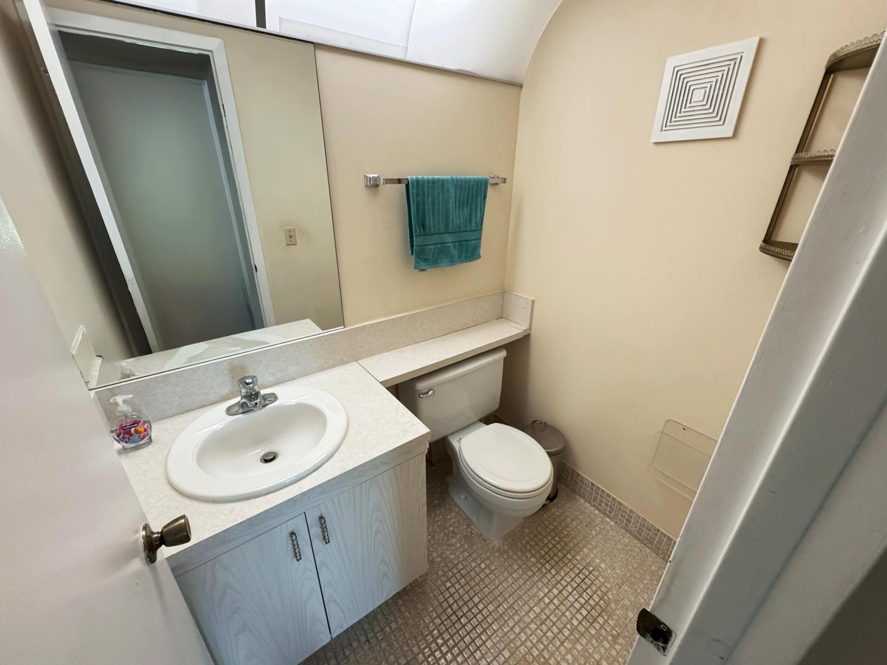 4075 Cornwall D Property Photo 8