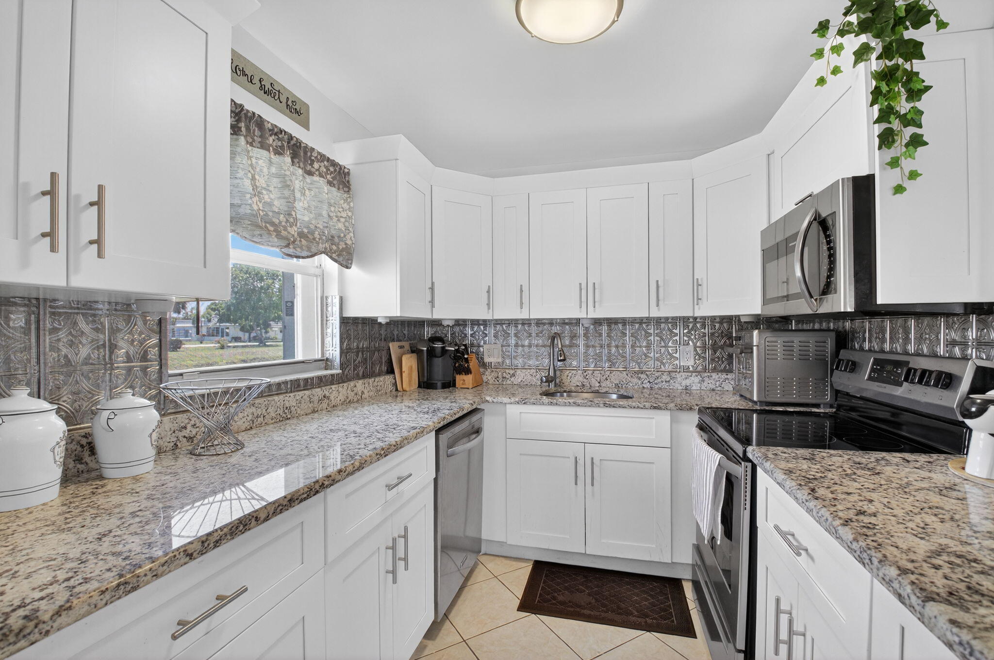 360 Seville O Property Photo 6
