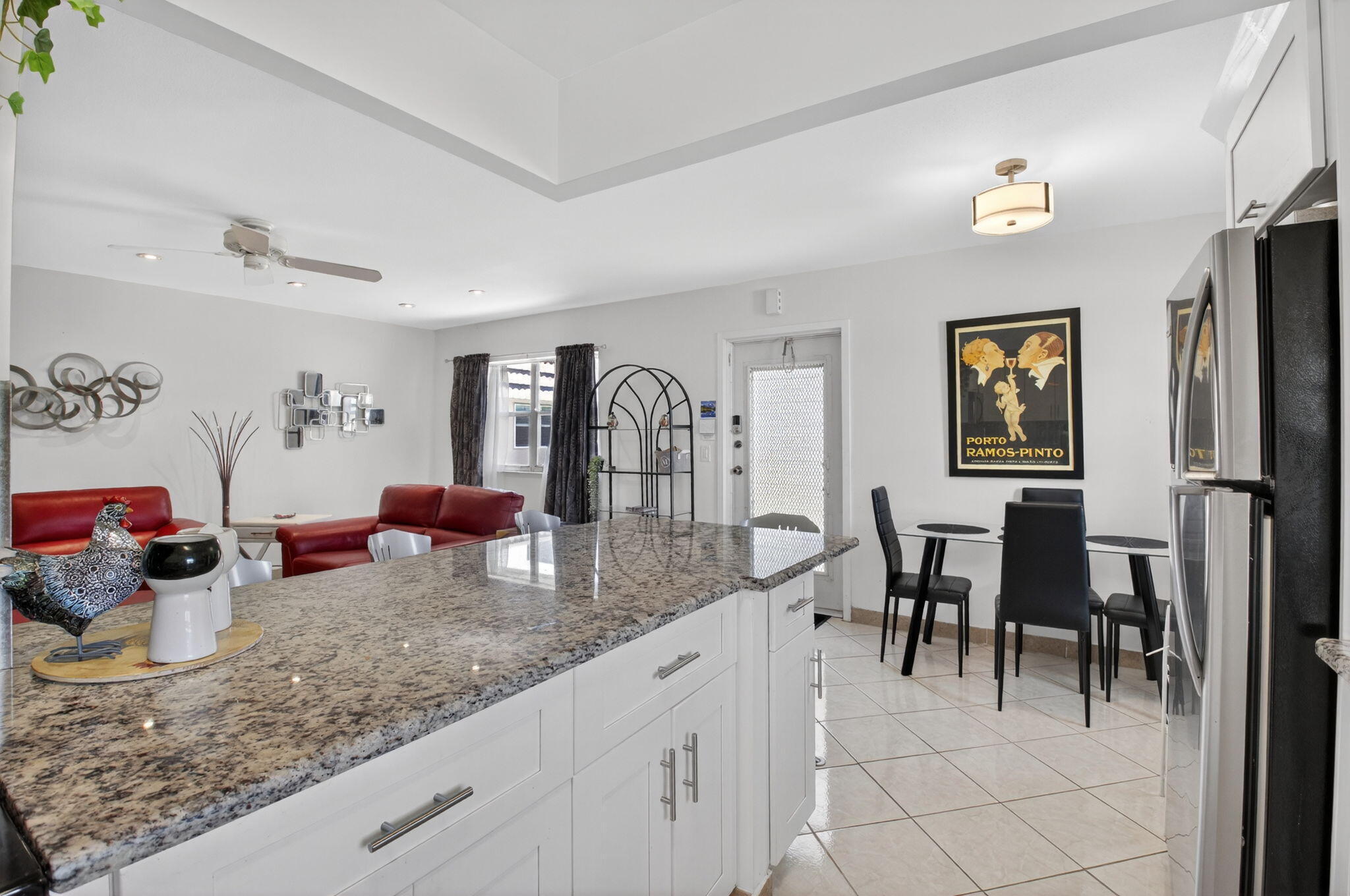 360 Seville O Property Photo 8