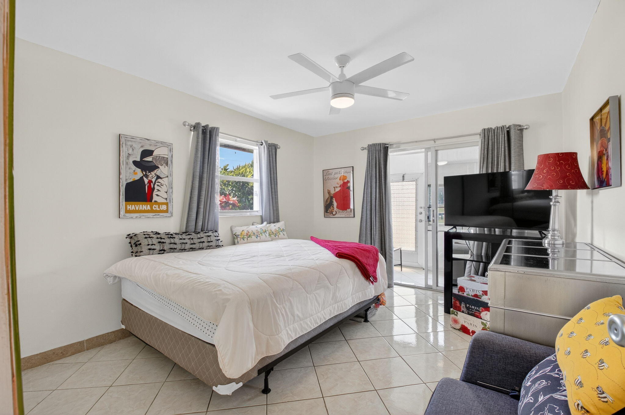 360 Seville O Property Photo 14