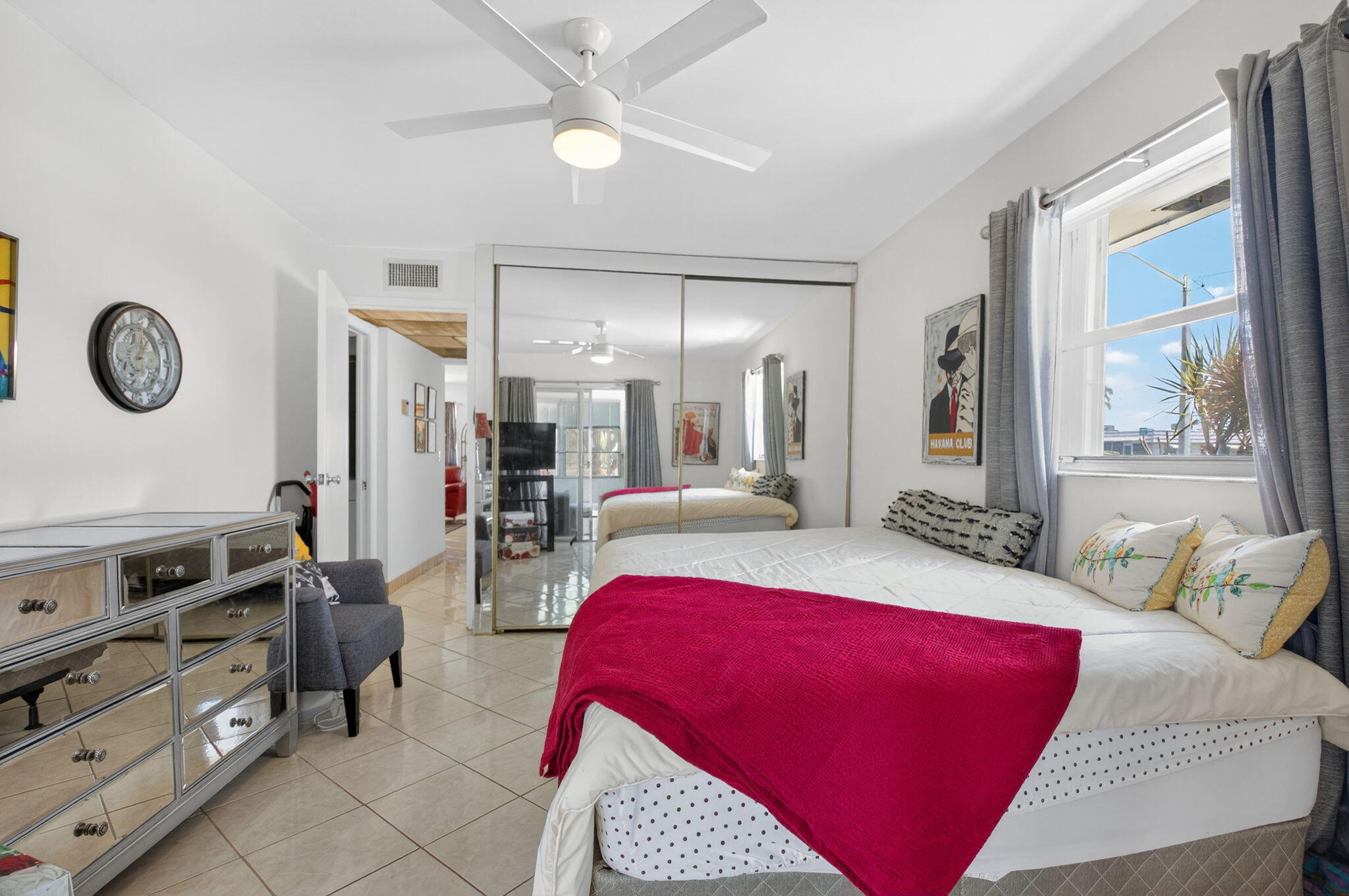 360 Seville O Property Photo 15