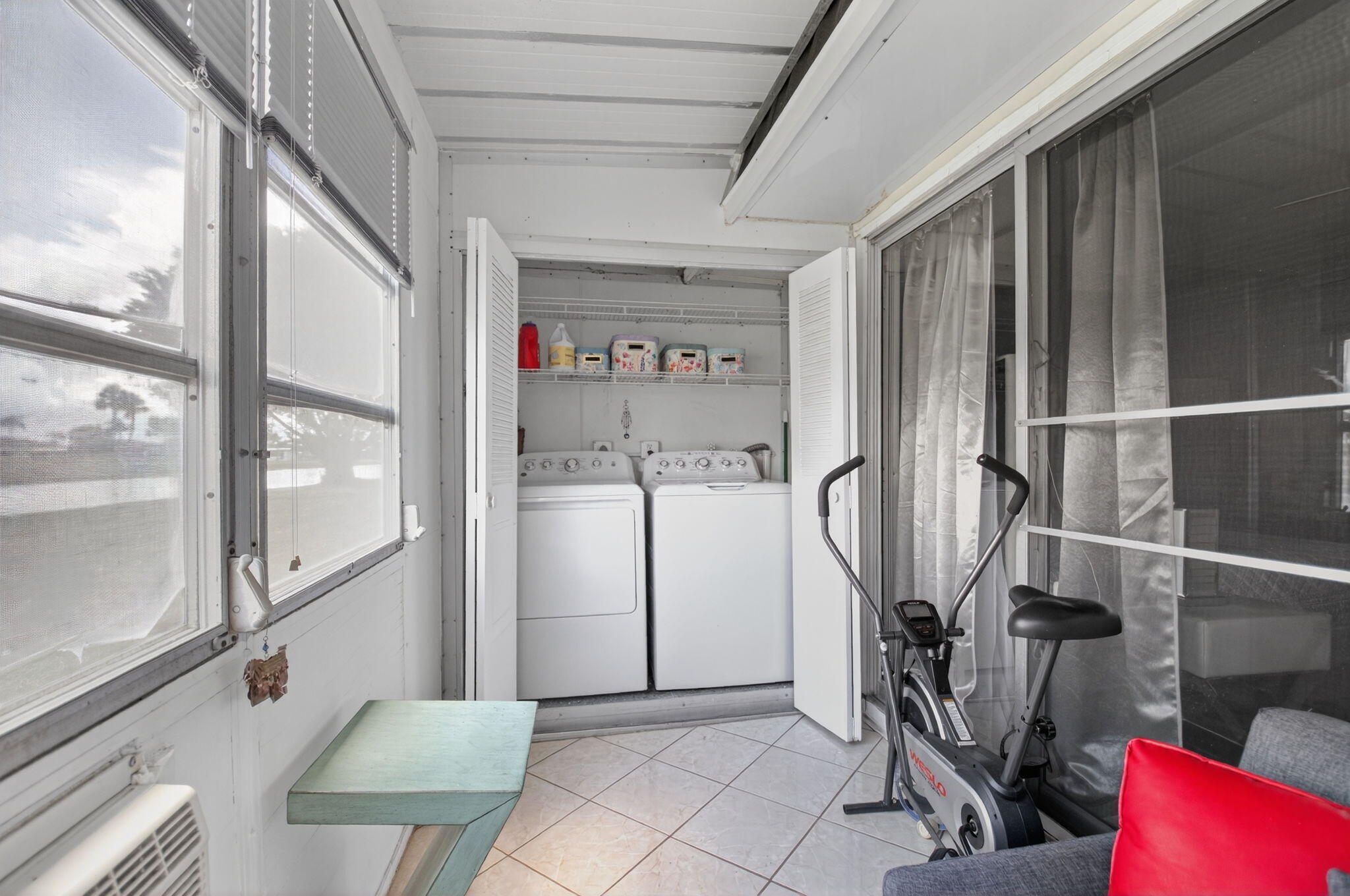 360 Seville O Property Photo 18