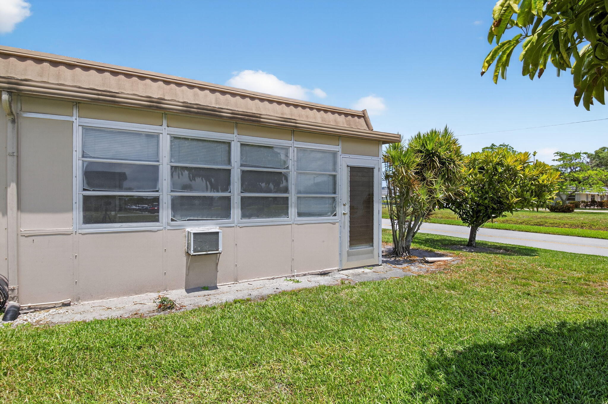 360 Seville O Property Photo 19