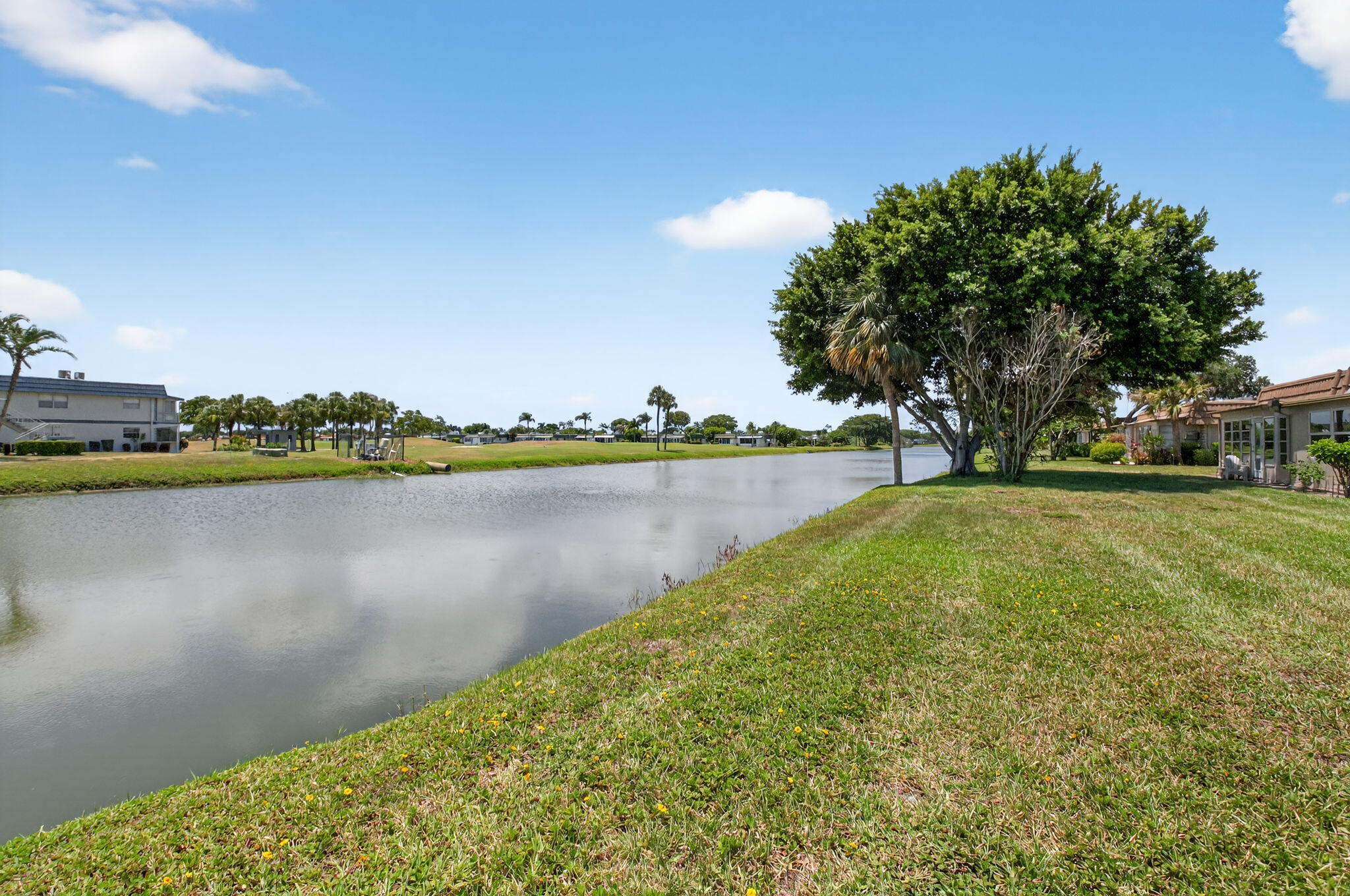 360 Seville O Property Photo 21