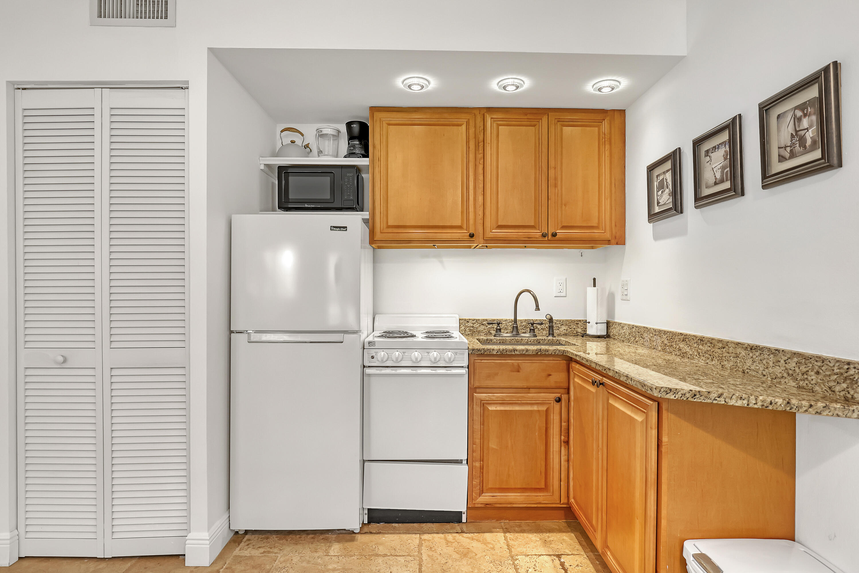 11863 Wimbledon Circle 408 Property Photo 7