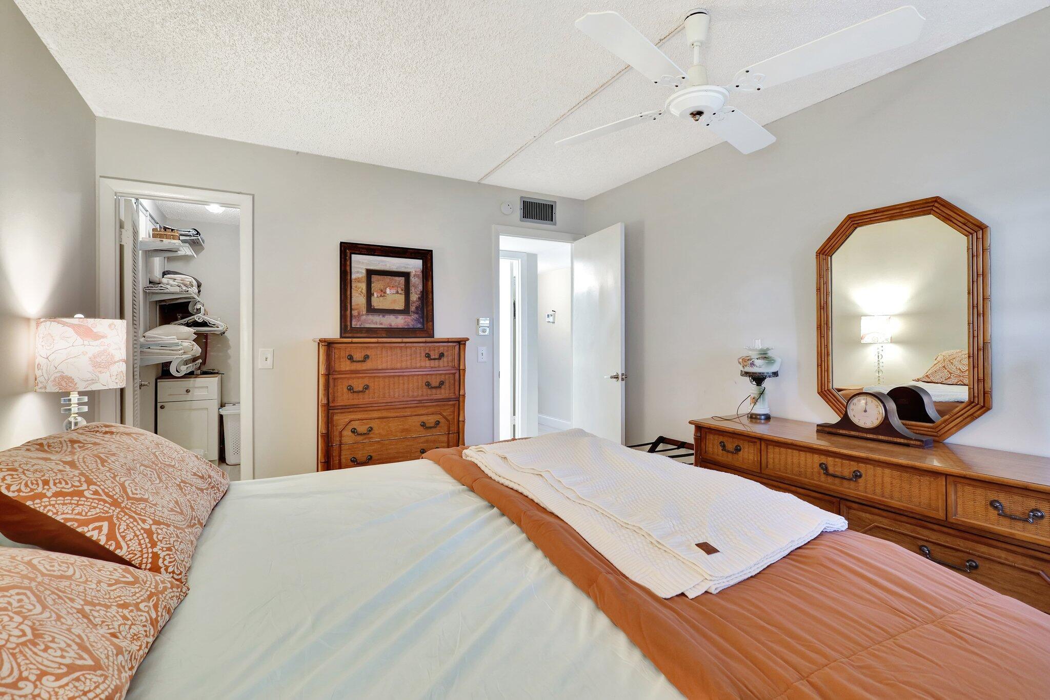 825 E Normandy R Property Photo 16