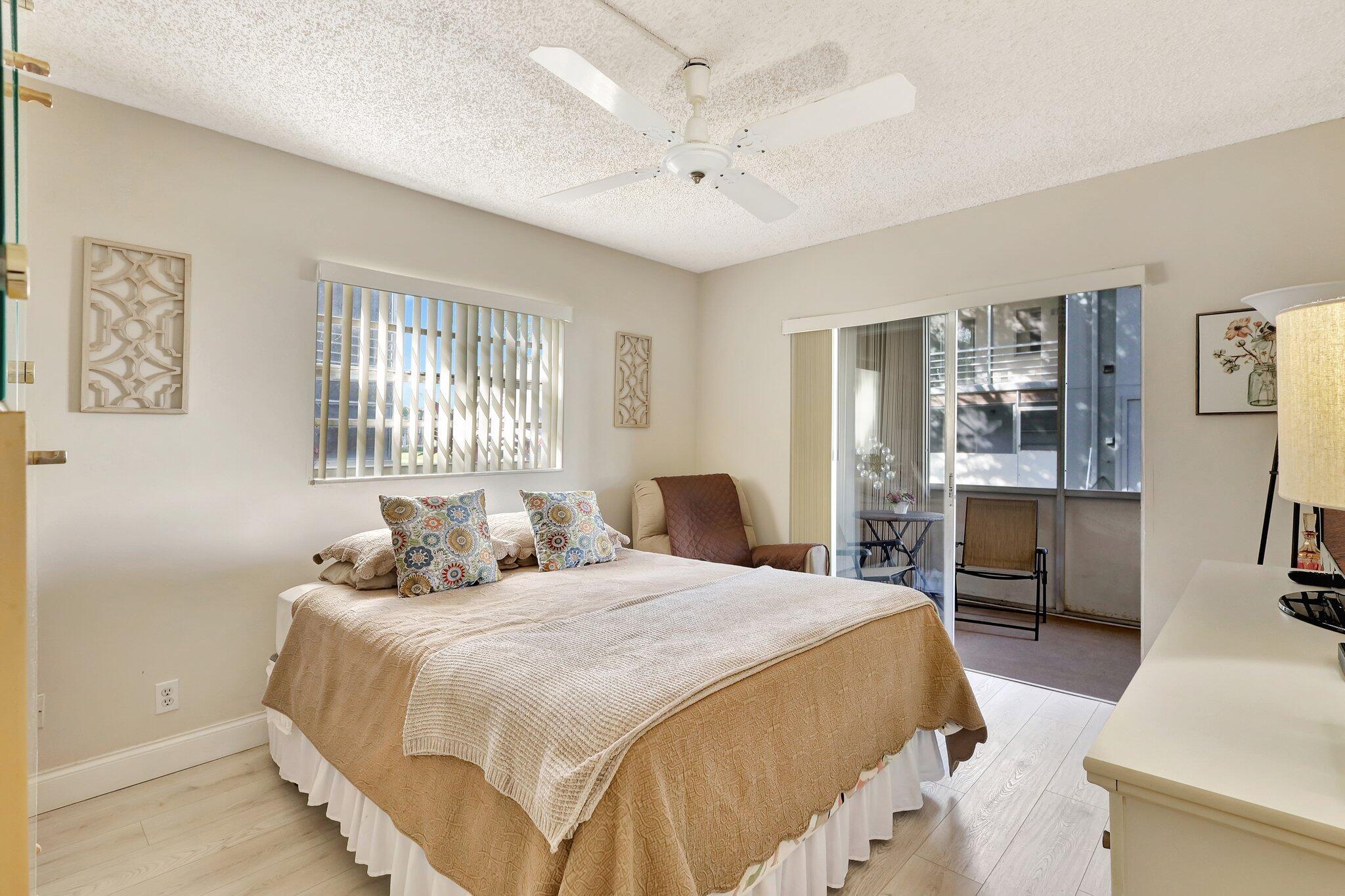 825 E Normandy R Property Photo 18