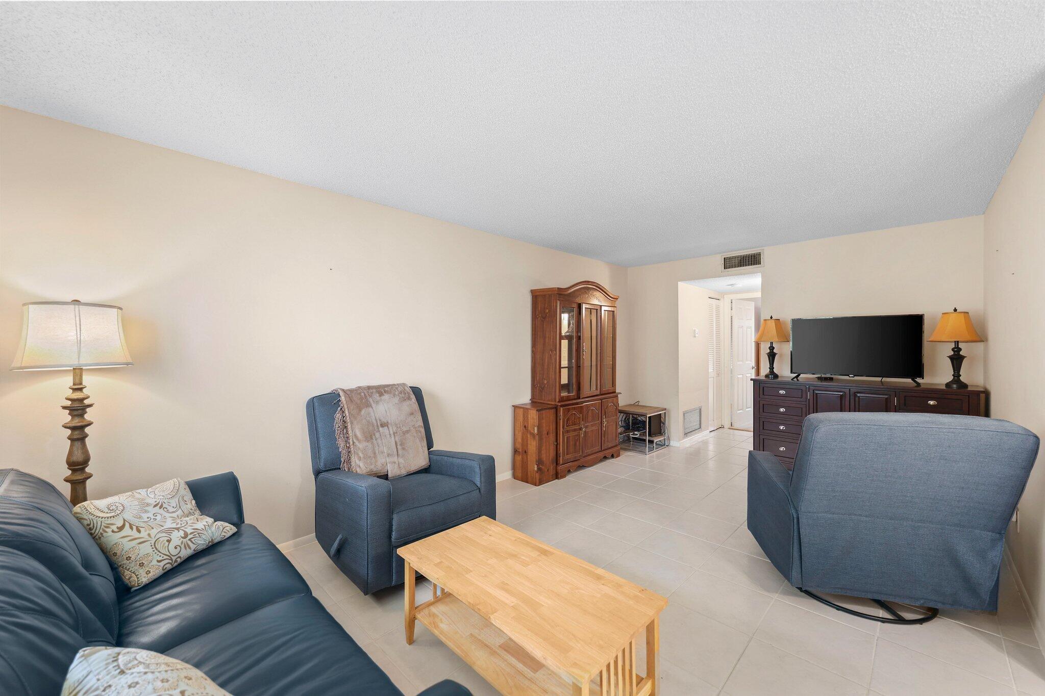 2600 Se Ocean Boulevard W5 Property Photo 6