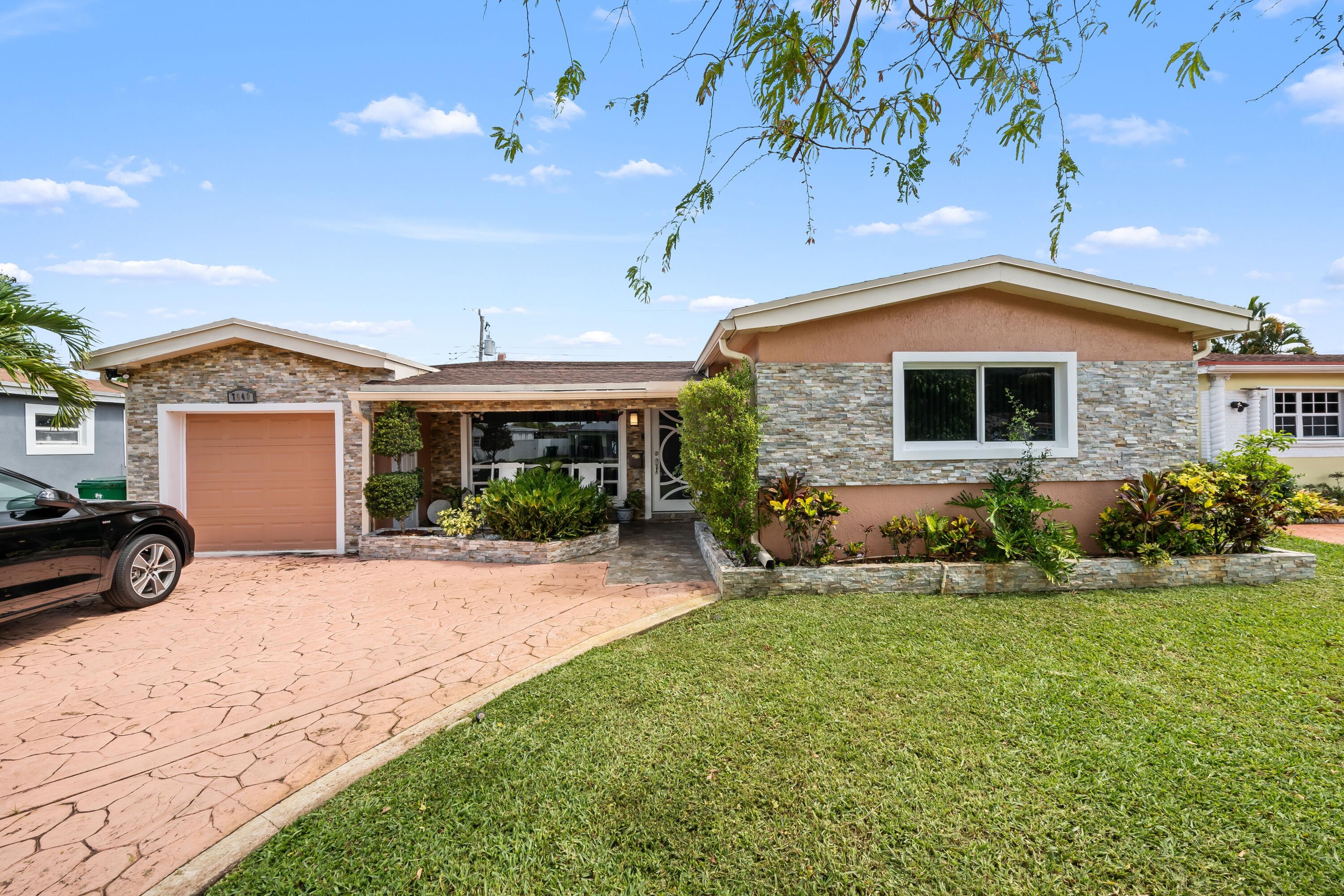 7649 Kismet Street Property Photo 1