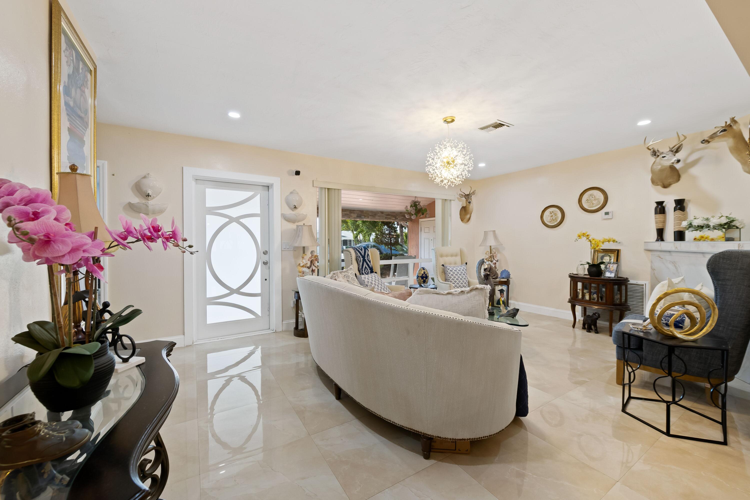 7649 Kismet Street Property Photo 4