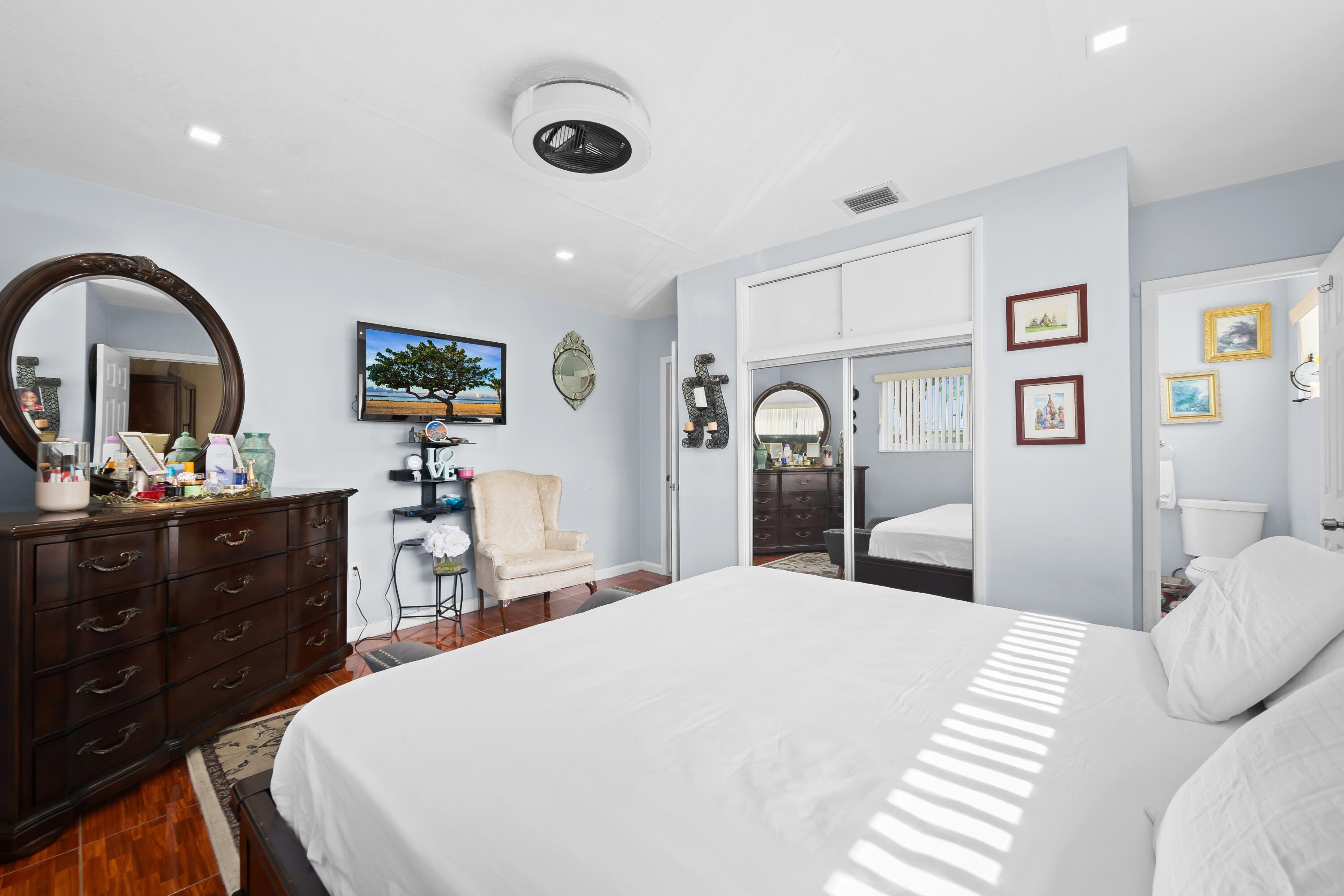 7649 Kismet Street Property Photo 14