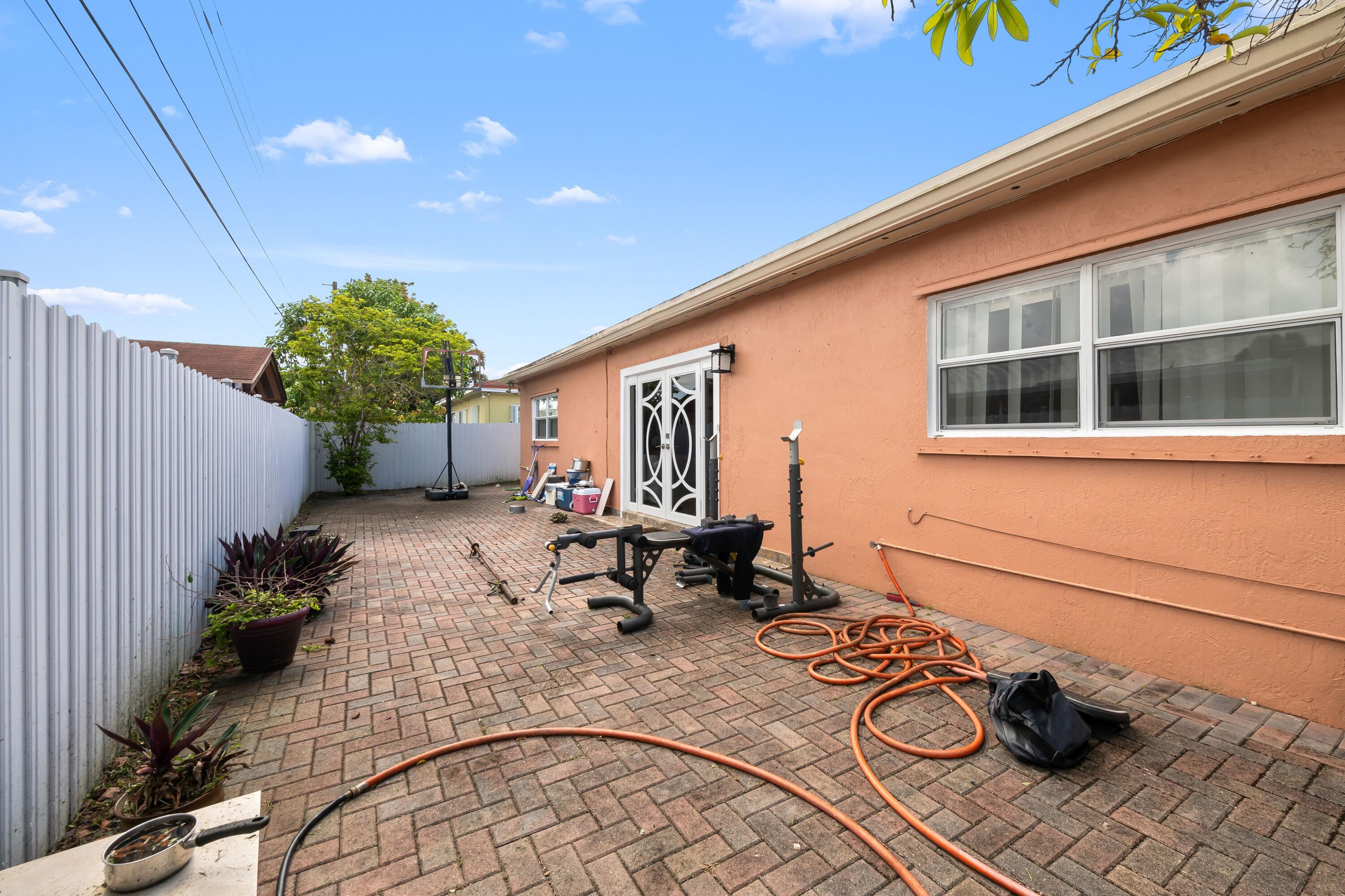 7649 Kismet Street Property Photo 22