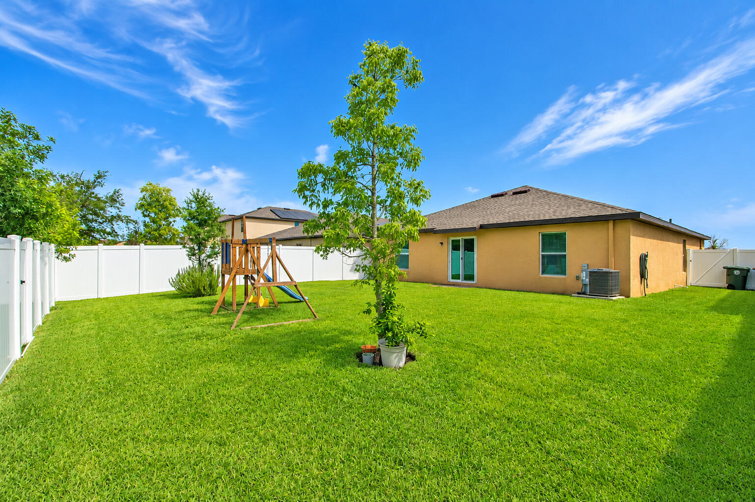 4242 Thurso Way Property Photo 7