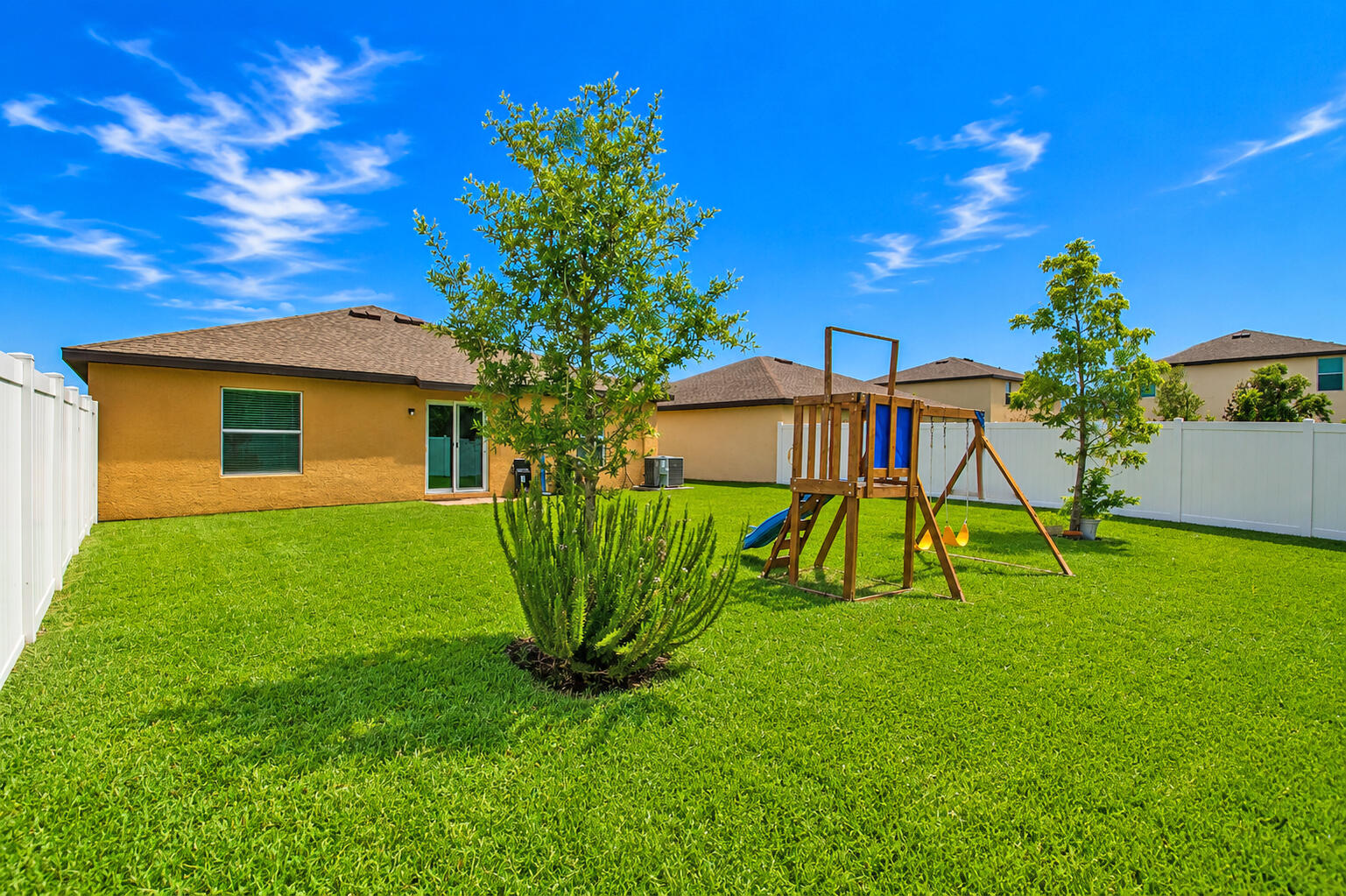 4242 Thurso Way Property Photo 8
