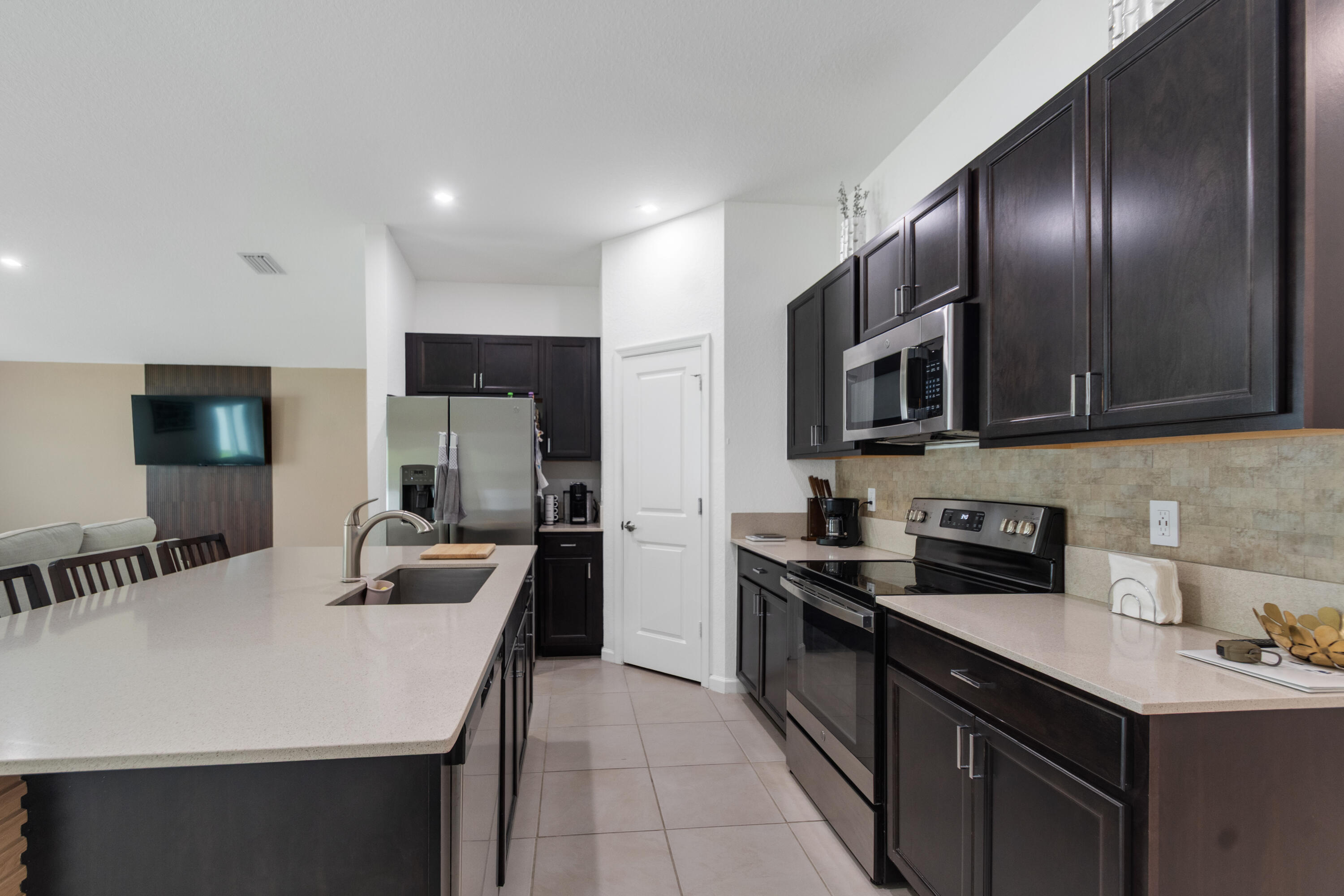 4242 Thurso Way Property Photo 16