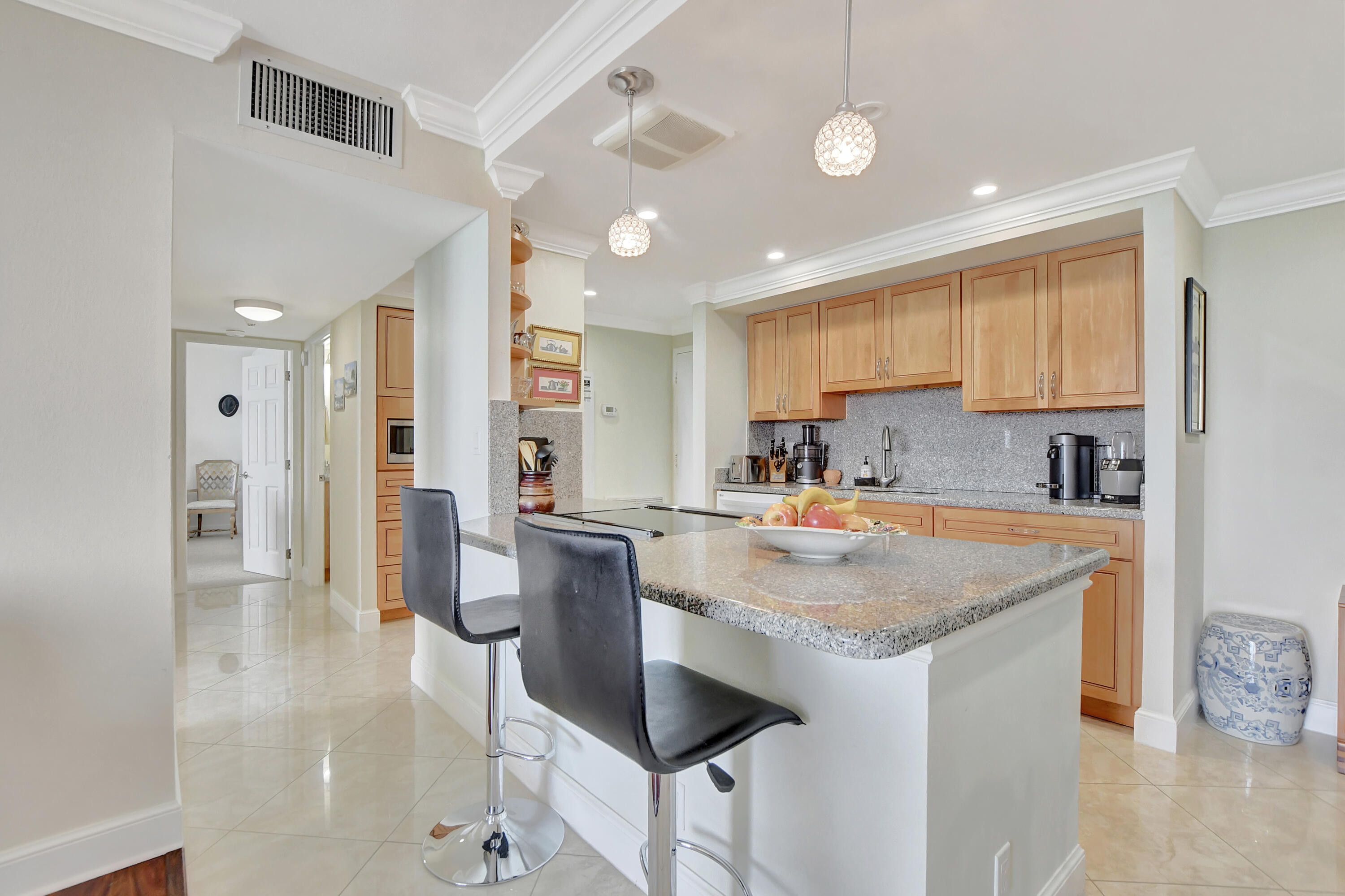 2121 N Ocean Boulevard 1405e Property Photo 7