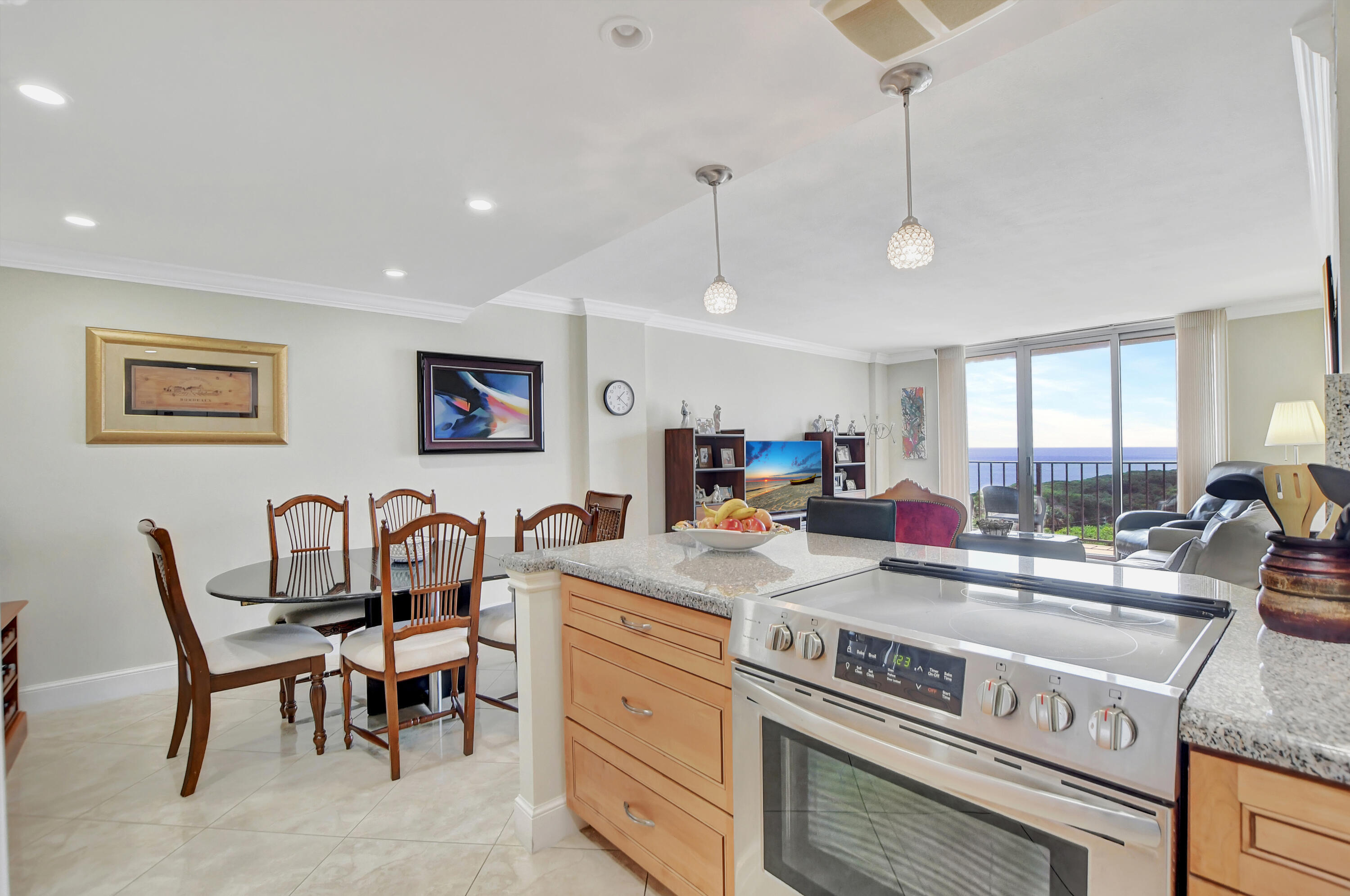 2121 N Ocean Boulevard 1405e Property Photo 13