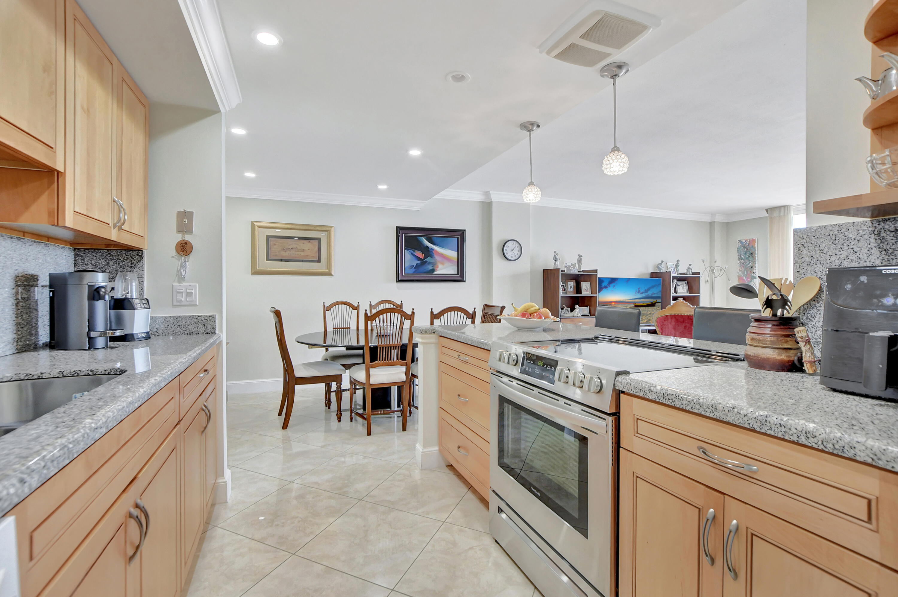 2121 N Ocean Boulevard 1405e Property Photo 14
