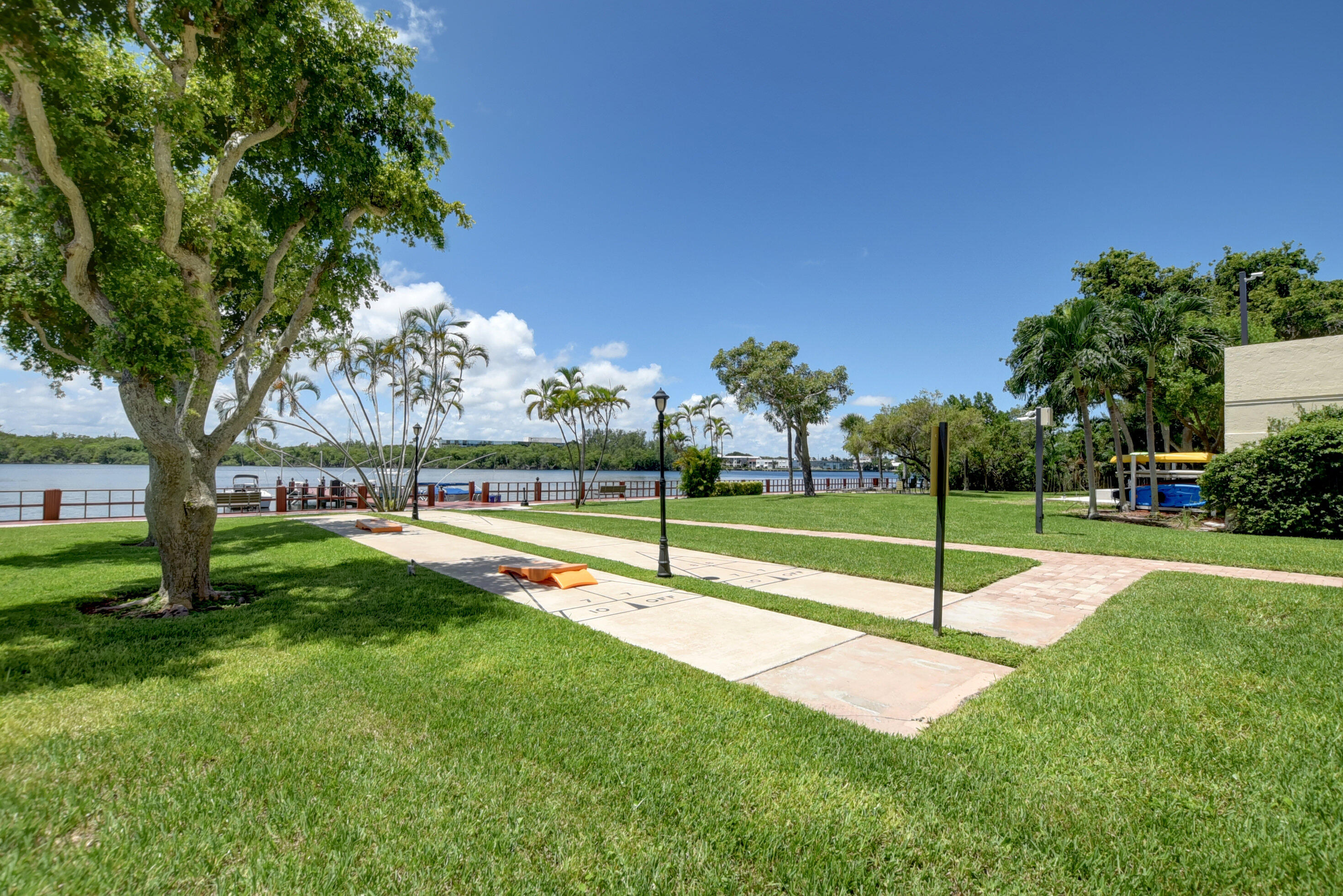 2121 N Ocean Boulevard 1405e Property Photo 42