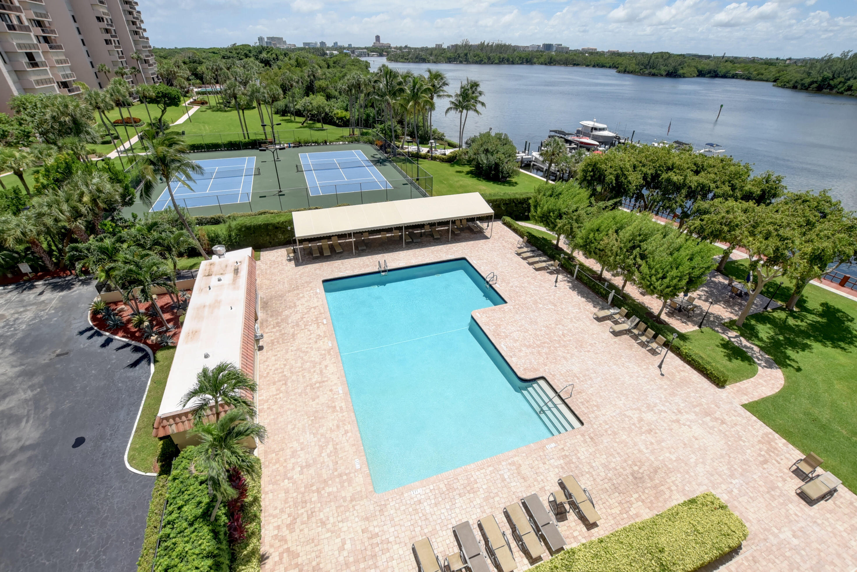 2121 N Ocean Boulevard 1405e Property Photo 47
