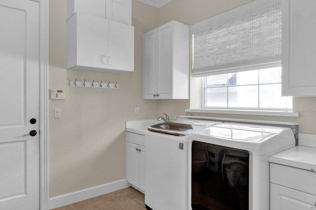 9190 Spring Time Drive Property Photo 23