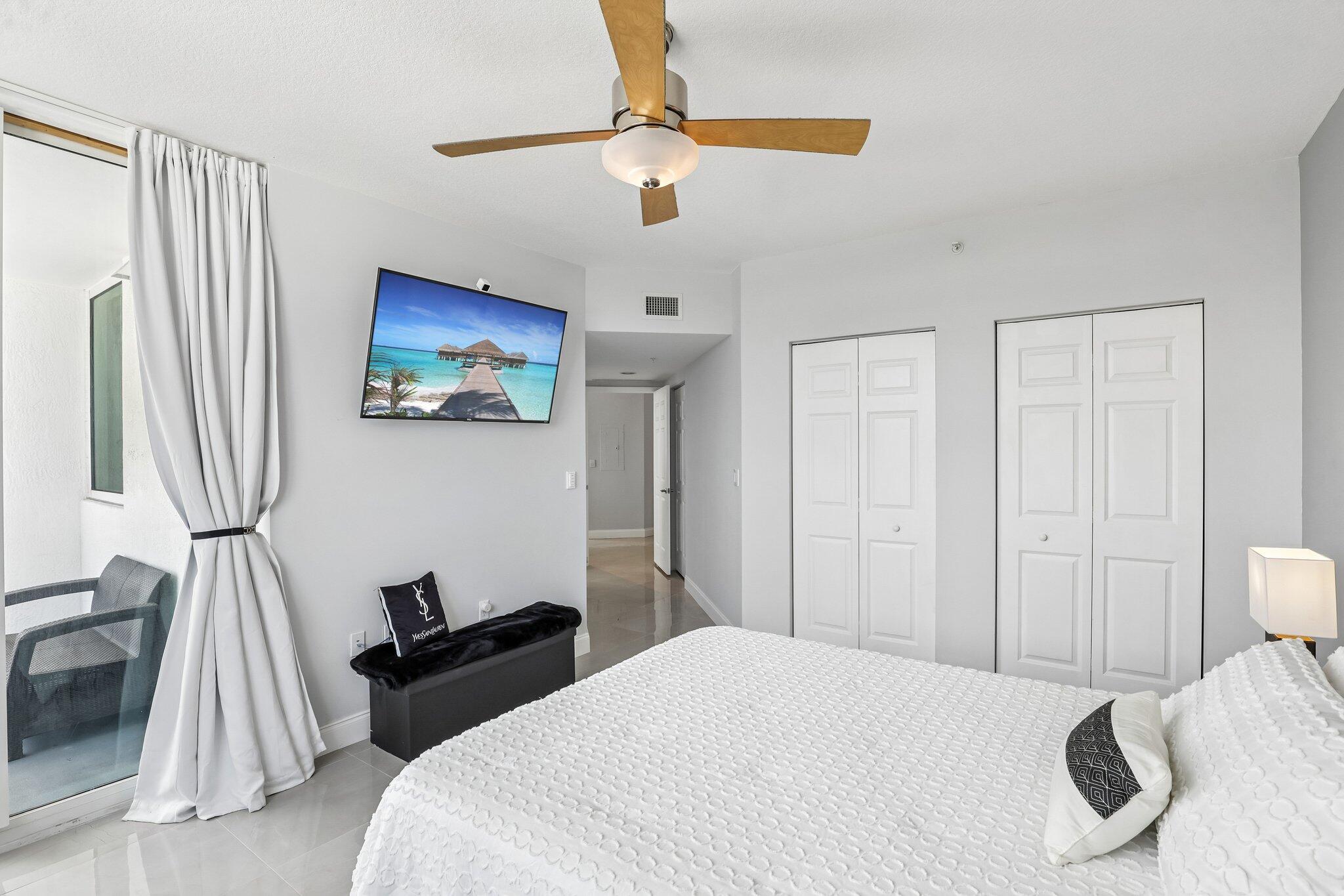 1755 E Hallandale Beach Boulevard 1207 E Property Photo 21