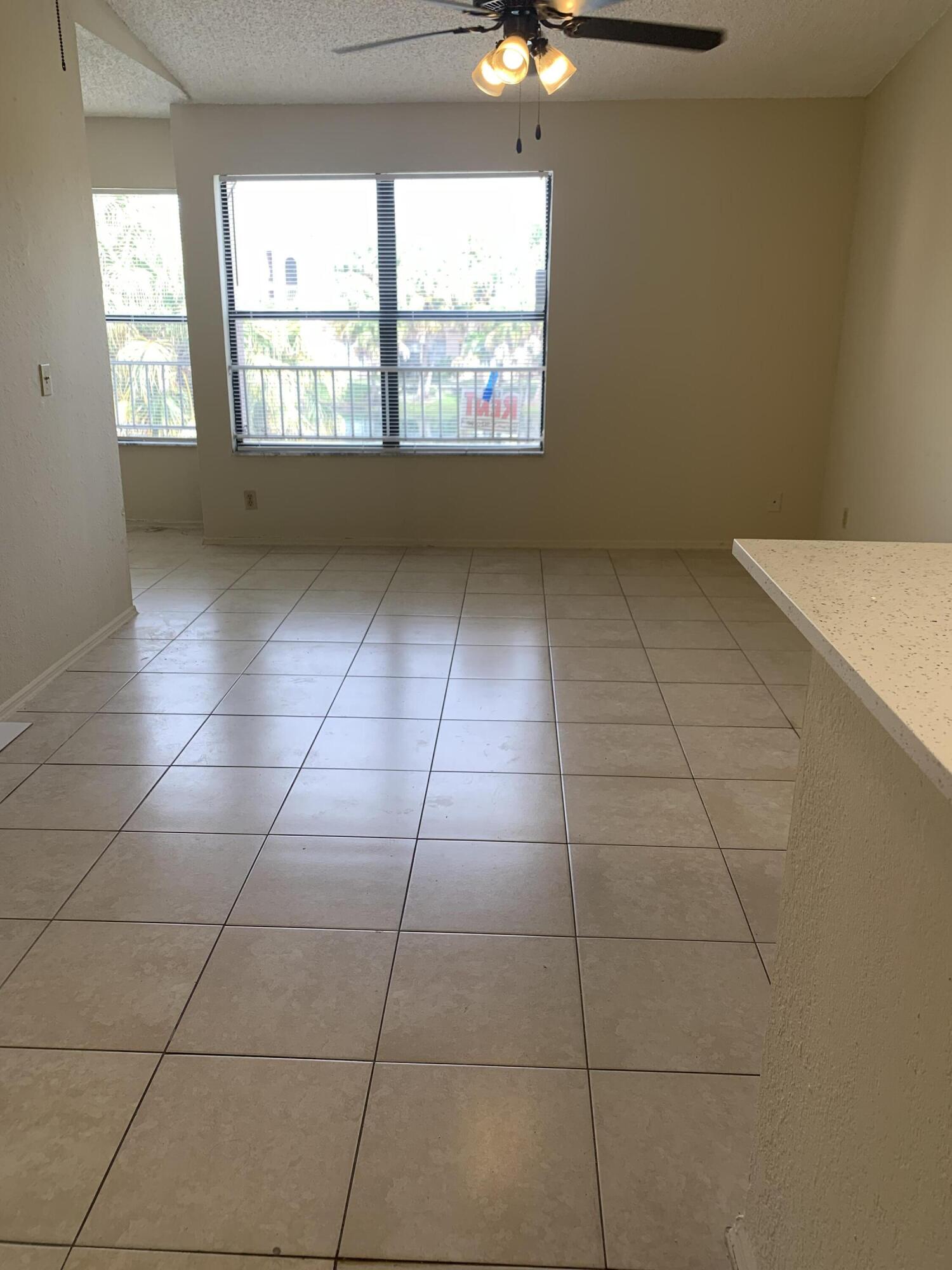 2900 S University Drive 9210 Property Photo 7