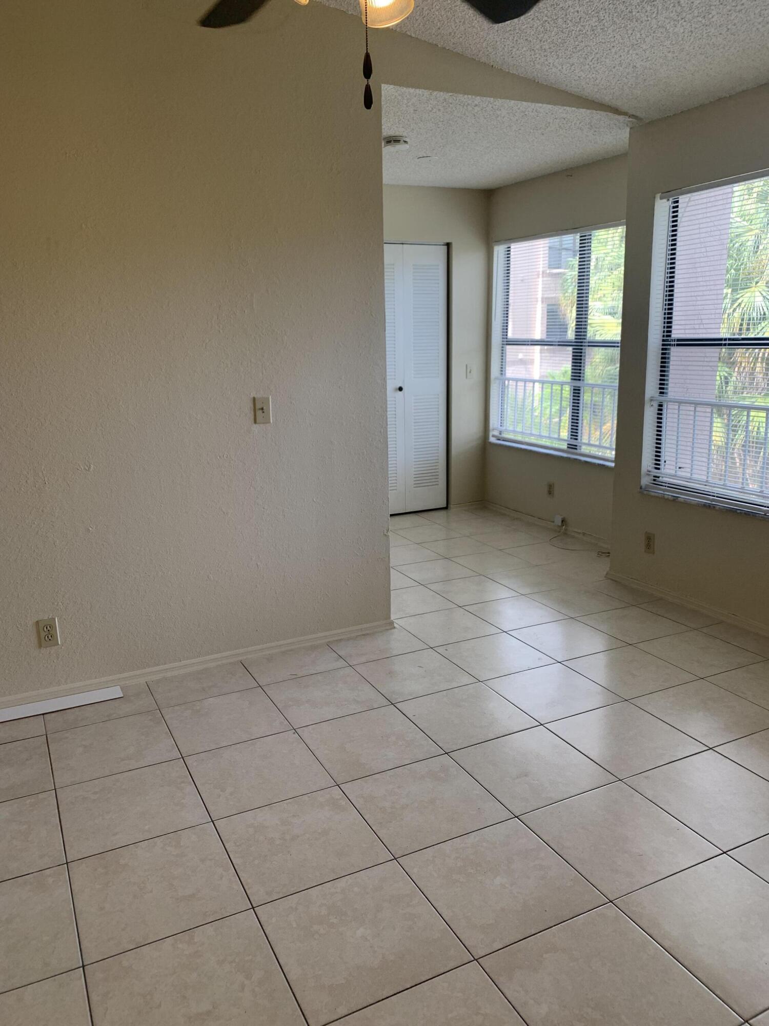 2900 S University Drive 9210 Property Photo 9